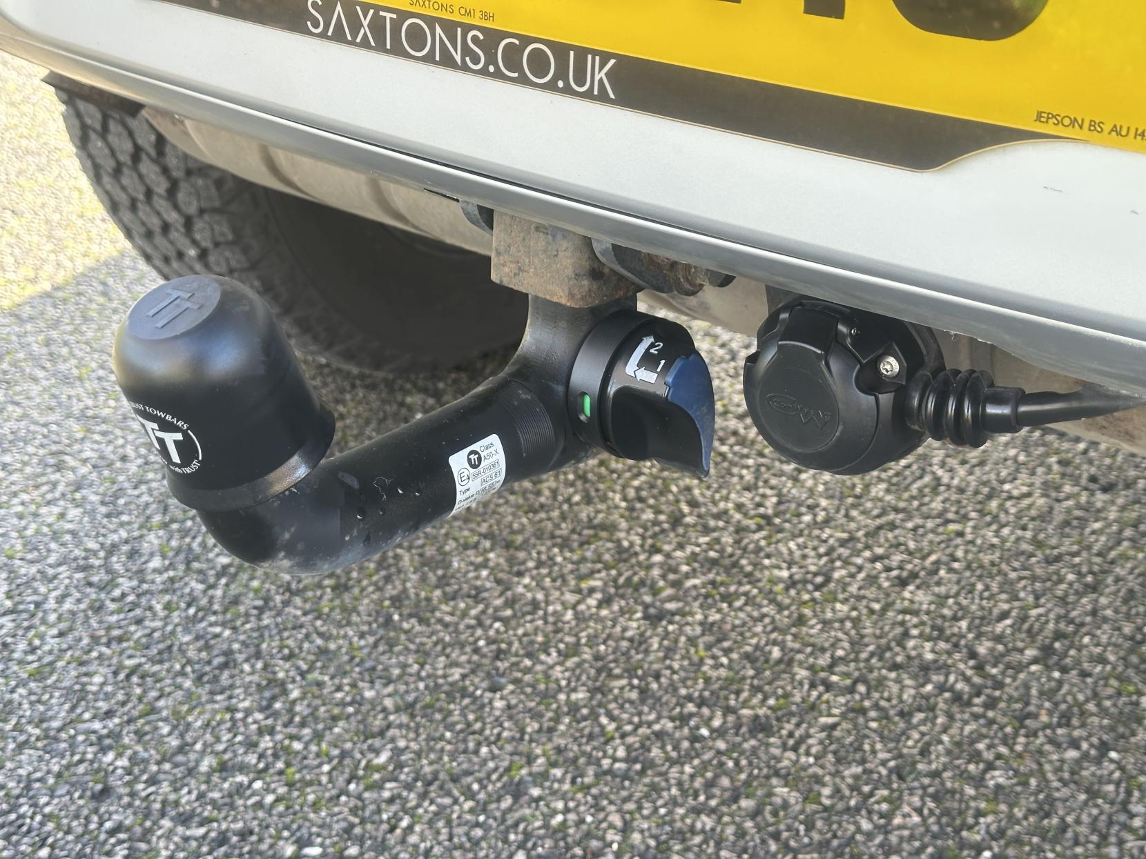 Land Rover Defender 110 2.0 Si4 SE SUV 5dr Petrol Auto 4WD Euro 6 (s/s) (300 ps)