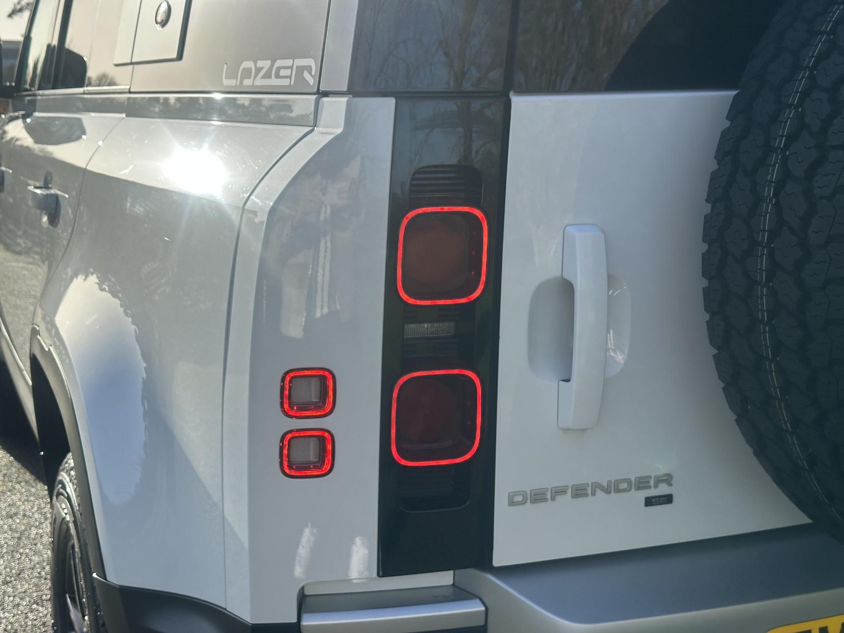 Land Rover Defender 110 2.0 Si4 SE SUV 5dr Petrol Auto 4WD Euro 6 (s/s) (300 ps)