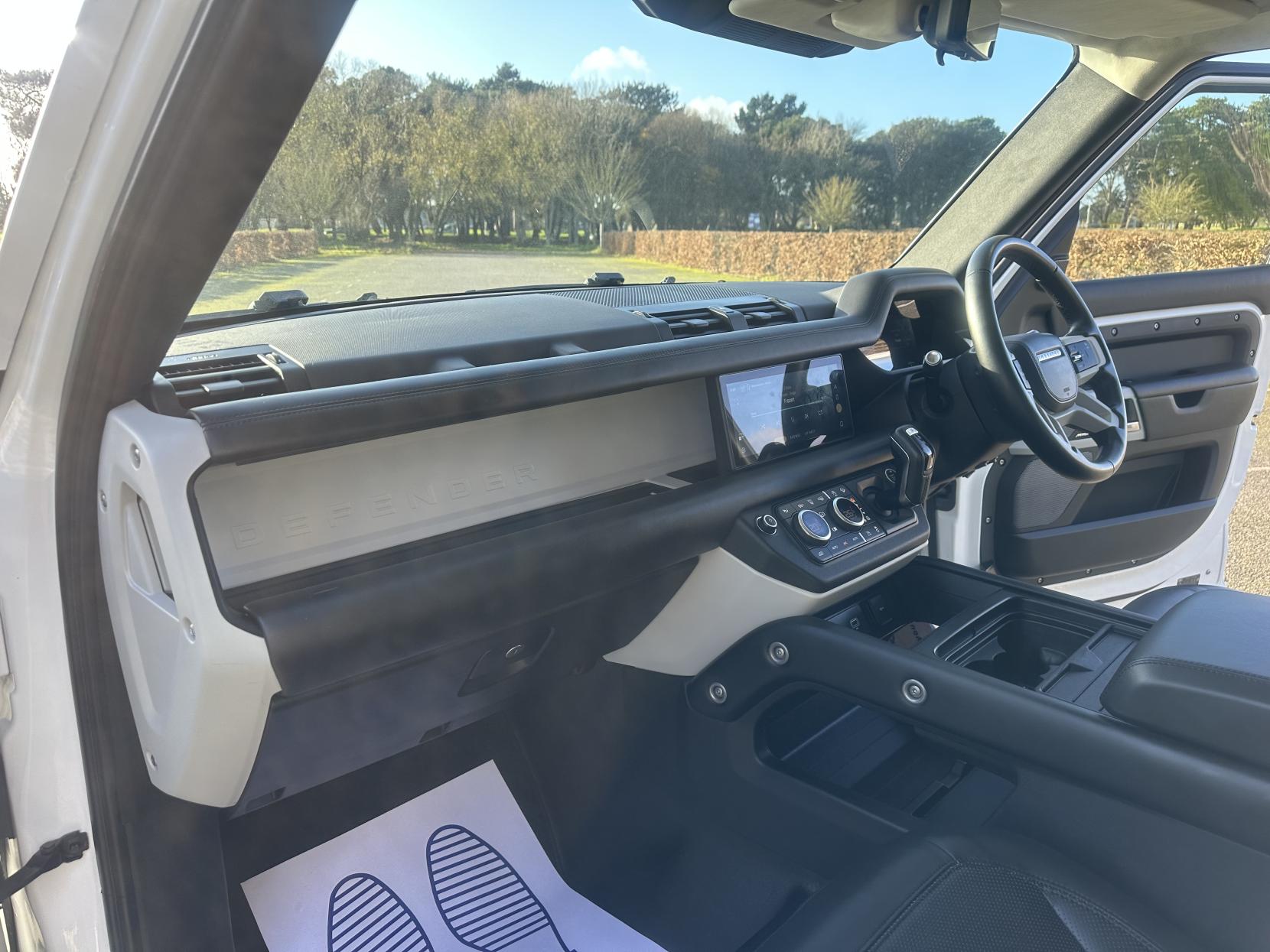 Land Rover Defender 110 2.0 Si4 SE SUV 5dr Petrol Auto 4WD Euro 6 (s/s) (300 ps)