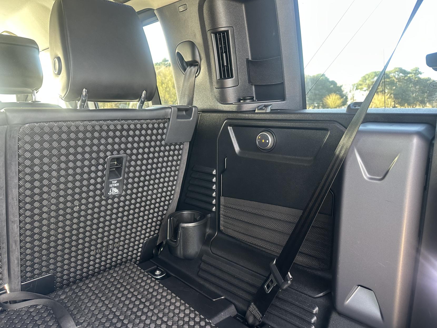 Land Rover Defender 110 2.0 Si4 SE SUV 5dr Petrol Auto 4WD Euro 6 (s/s) (300 ps)