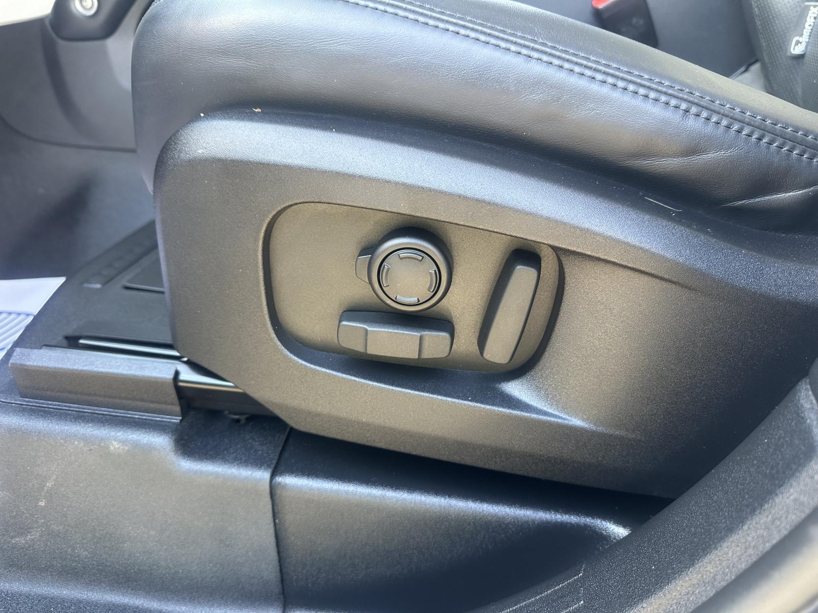 Land Rover Defender 110 2.0 Si4 SE SUV 5dr Petrol Auto 4WD Euro 6 (s/s) (300 ps)