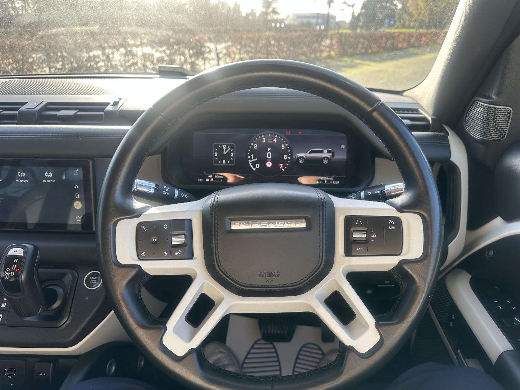 Land Rover Defender 110 2.0 Si4 SE SUV 5dr Petrol Auto 4WD Euro 6 (s/s) (300 ps)