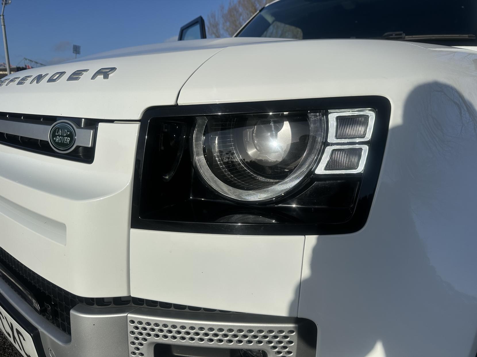 Land Rover Defender 110 2.0 Si4 SE SUV 5dr Petrol Auto 4WD Euro 6 (s/s) (300 ps)