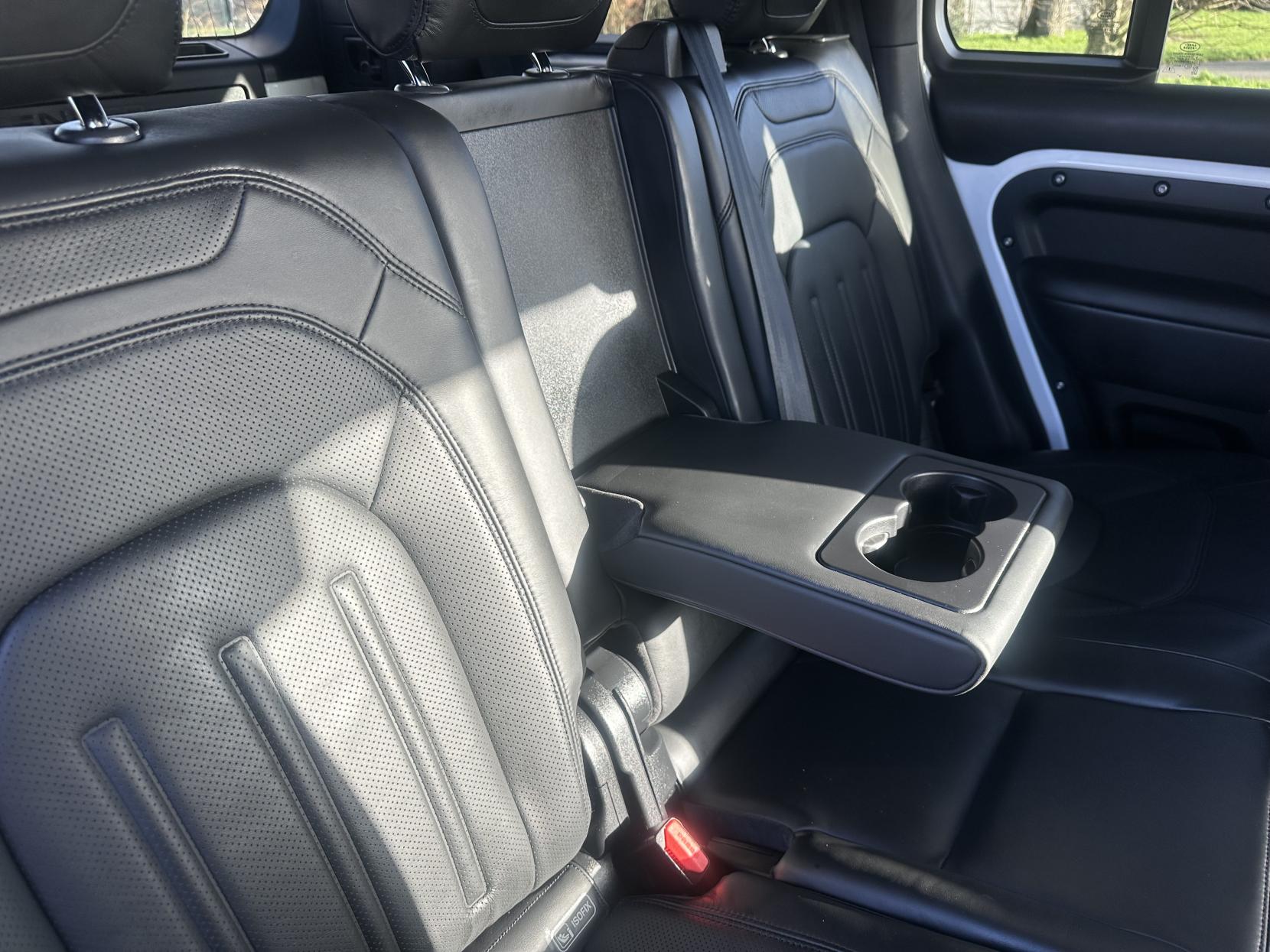 Land Rover Defender 110 2.0 Si4 SE SUV 5dr Petrol Auto 4WD Euro 6 (s/s) (300 ps)