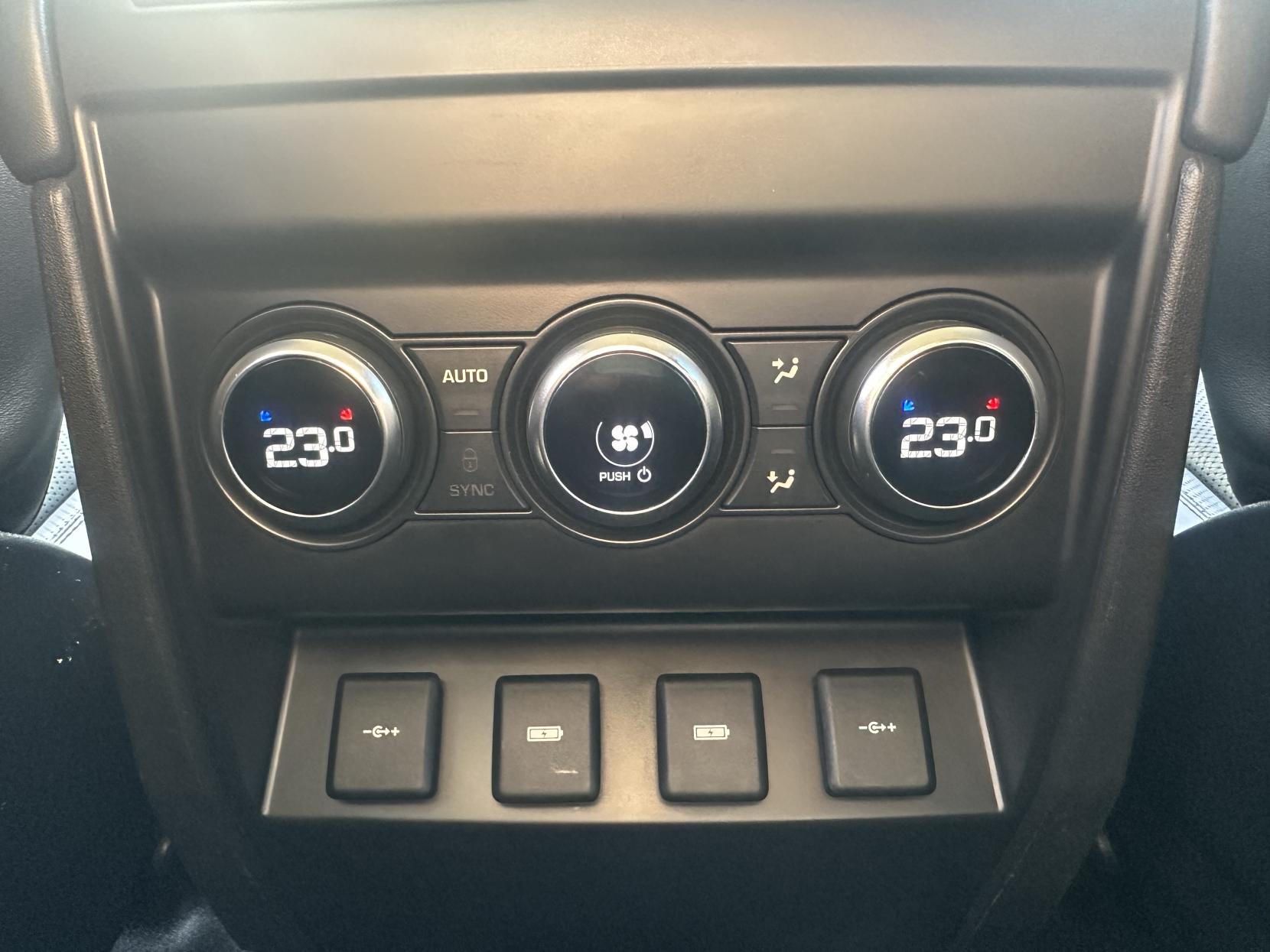 Land Rover Defender 110 2.0 Si4 SE SUV 5dr Petrol Auto 4WD Euro 6 (s/s) (300 ps)