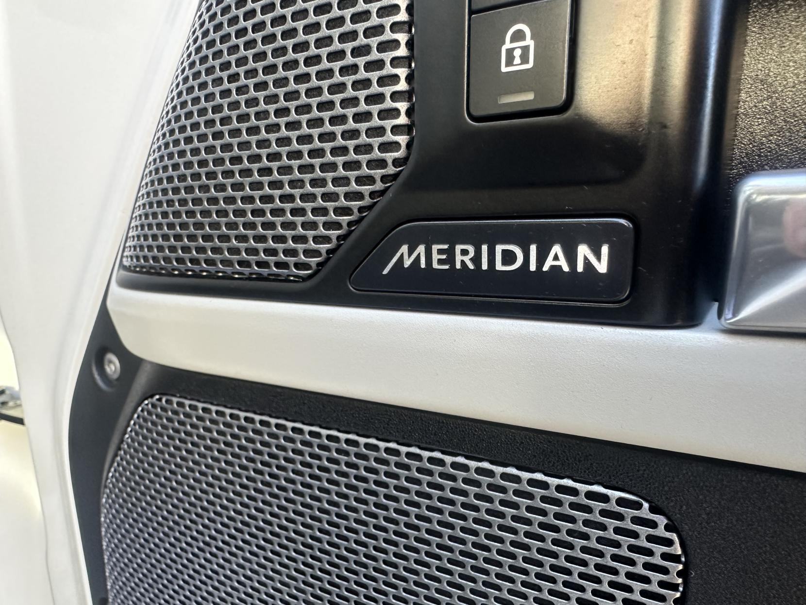 Land Rover Defender 110 2.0 Si4 SE SUV 5dr Petrol Auto 4WD Euro 6 (s/s) (300 ps)