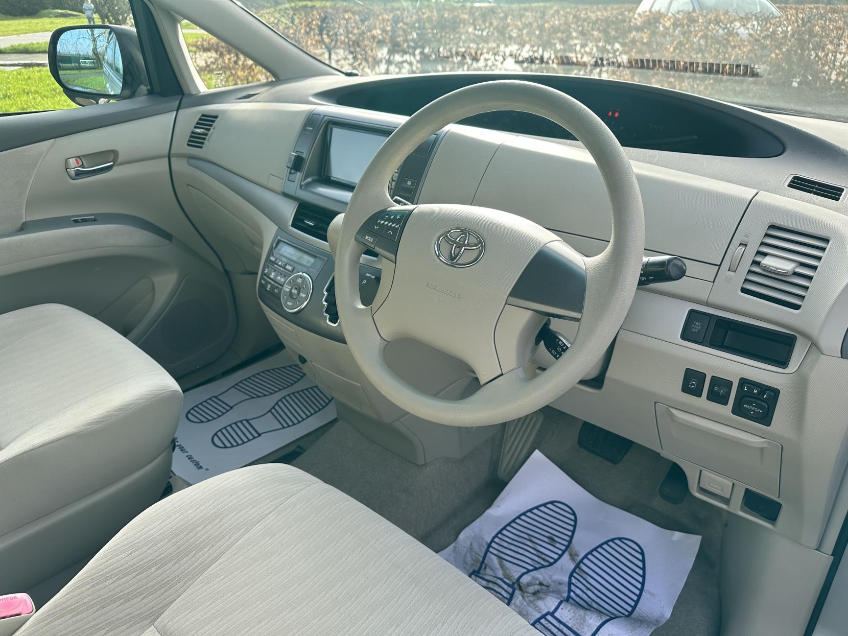 Toyota Estima 2.4 L 2010 TOYOTA ESTIMA 2.4 8 Seater Automatic petrol Silver 5 dr