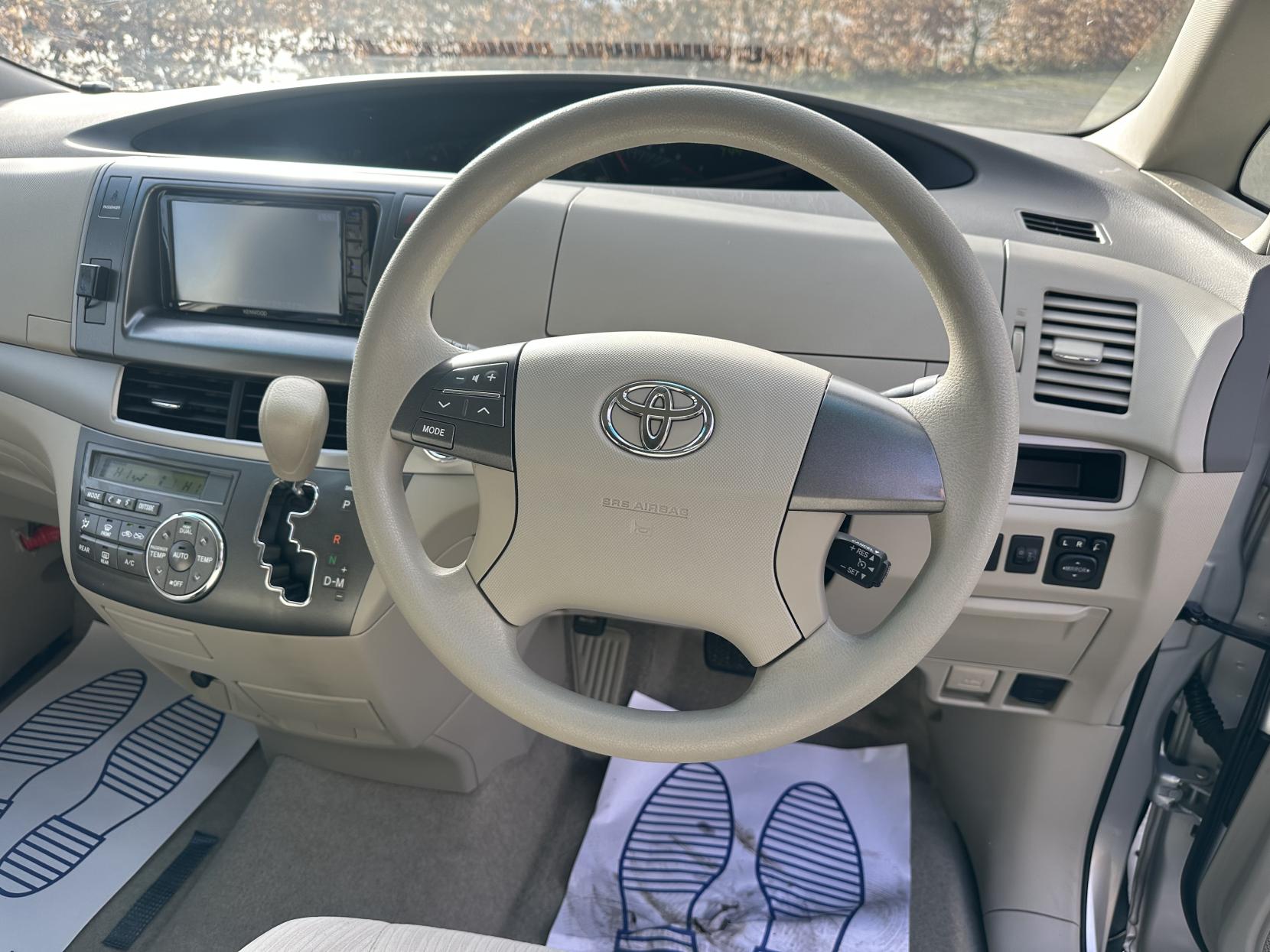 Toyota Estima 2.4 L 2010 TOYOTA ESTIMA 2.4 8 Seater Automatic petrol Silver 5 dr