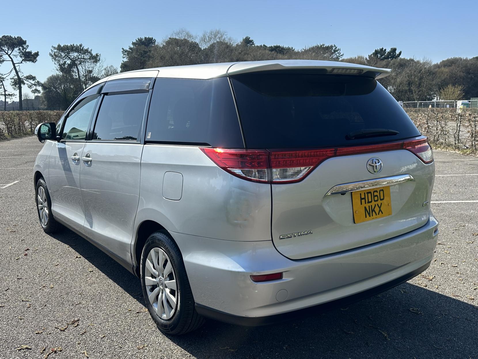 Toyota Estima 2.4 L 2010 TOYOTA ESTIMA 2.4 8 Seater Automatic petrol Silver 5 dr