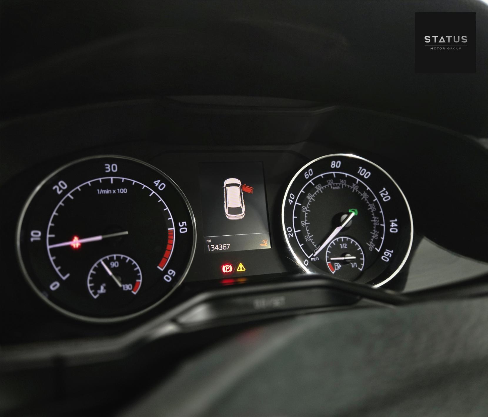 Skoda Superb 2.0 TDI SE L Executive Estate 5dr Diesel DSG Euro 6 (s/s) (150 ps)