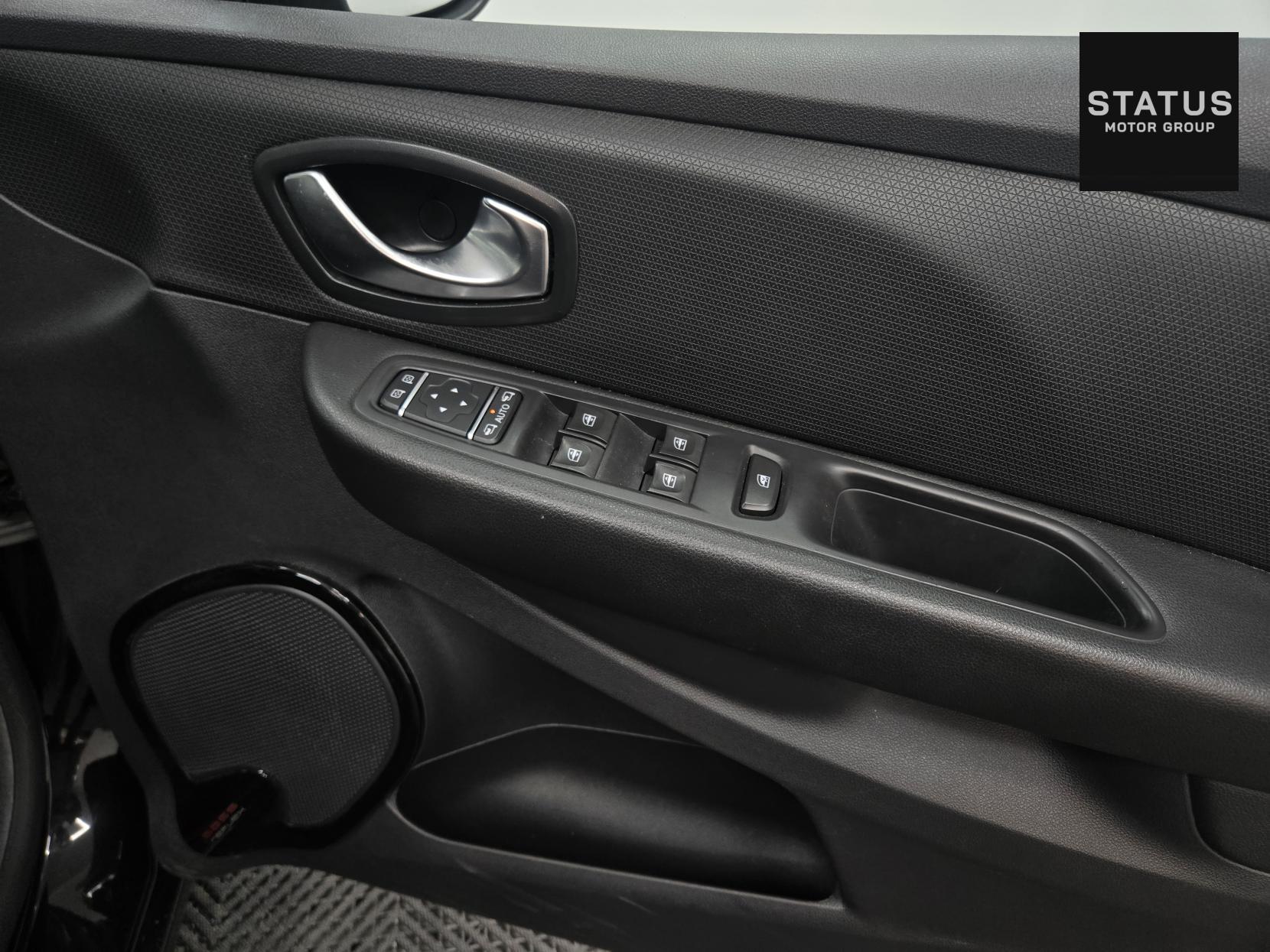 Renault Clio 0.9 TCe Dynamique S Nav Hatchback 5dr Petrol Manual Euro 6 (s/s) (90 ps)