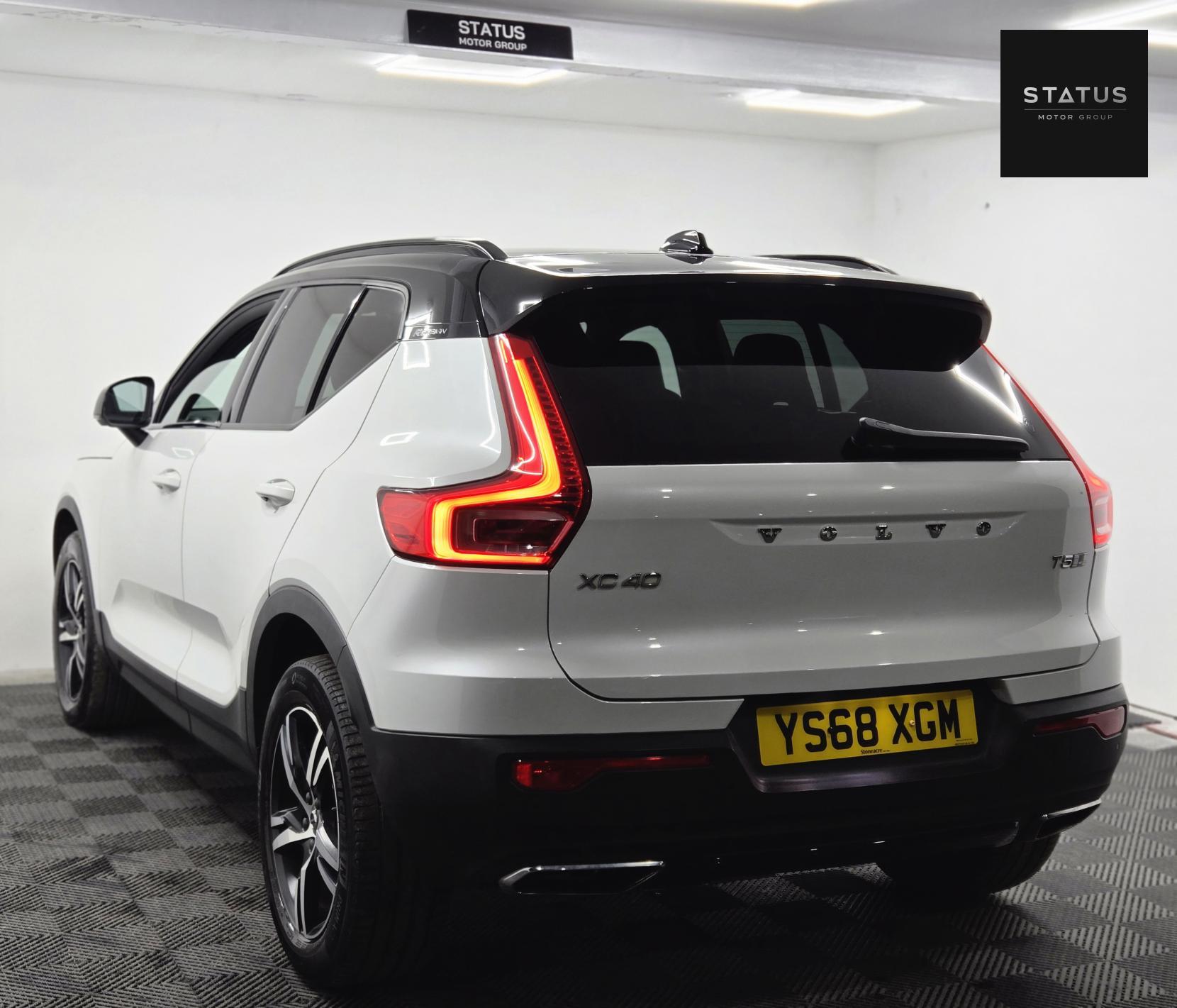 Volvo XC40 2.0 T5 R-Design SUV 5dr Petrol Auto AWD Euro 6 (s/s) (247 ps)