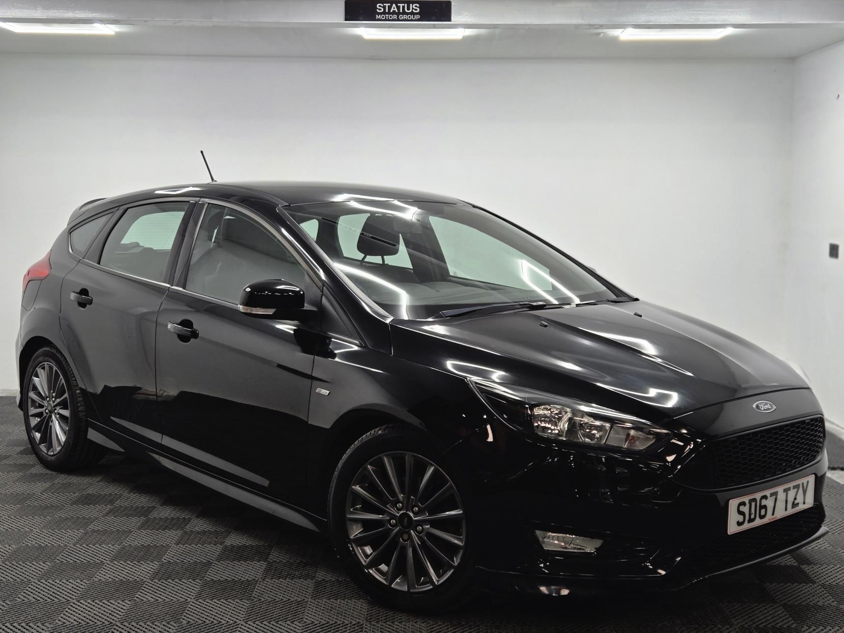 Ford Focus 1.5 TDCi ST-Line Hatchback 5dr Diesel Powershift Euro 6 (s/s) (120 ps)
