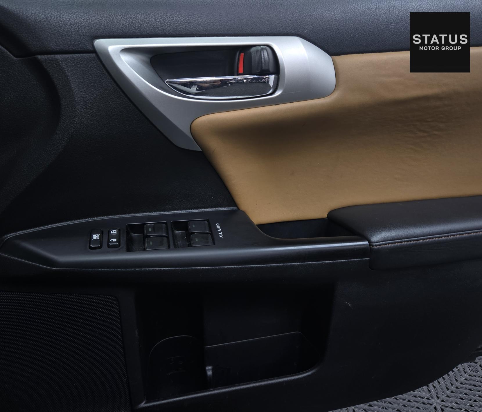 Lexus CT 1.8 200h Advance Hatchback 5dr Petrol Hybrid CVT Euro 5 (s/s) (136 ps)