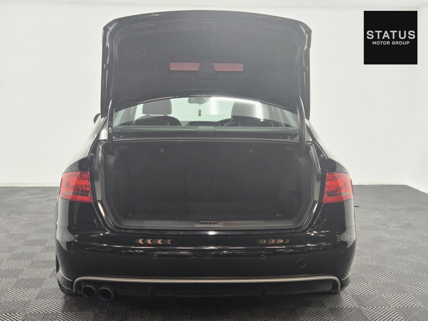 Audi A4 2.0 TFSI Dynamik Saloon 4dr Petrol S Tronic quattro Euro 5 (211 ps)