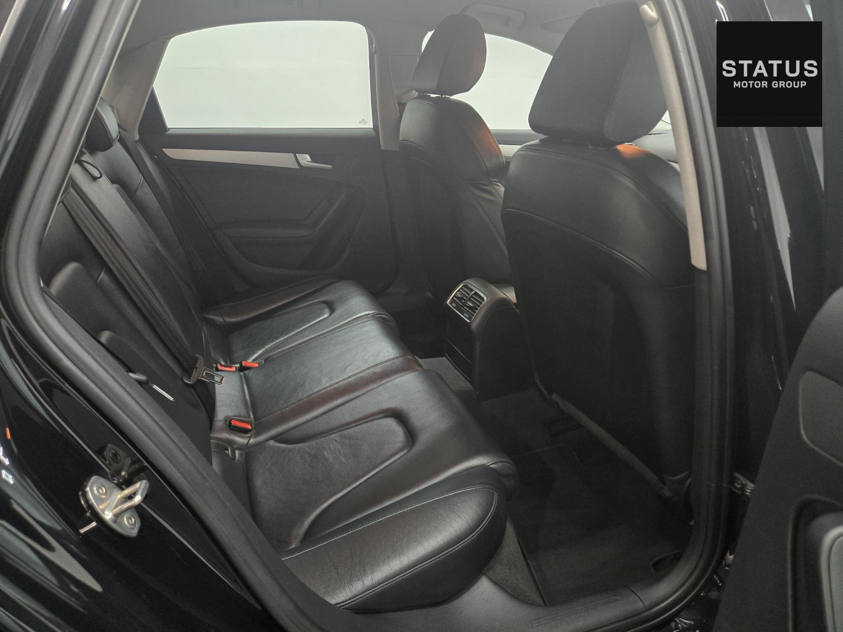 Audi A4 2.0 TFSI Dynamik Saloon 4dr Petrol S Tronic quattro Euro 5 (211 ps)