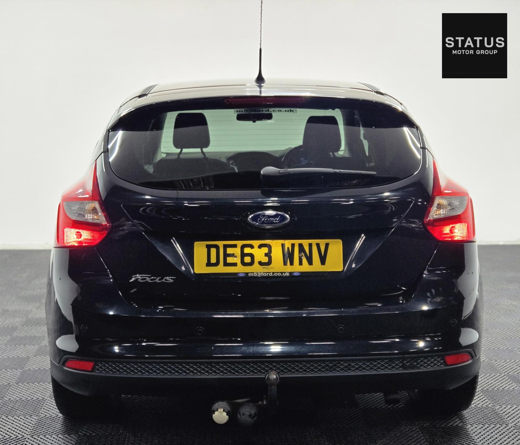 Ford Focus 1.6 Zetec Hatchback 5dr Petrol Powershift Euro 5 (125 ps)