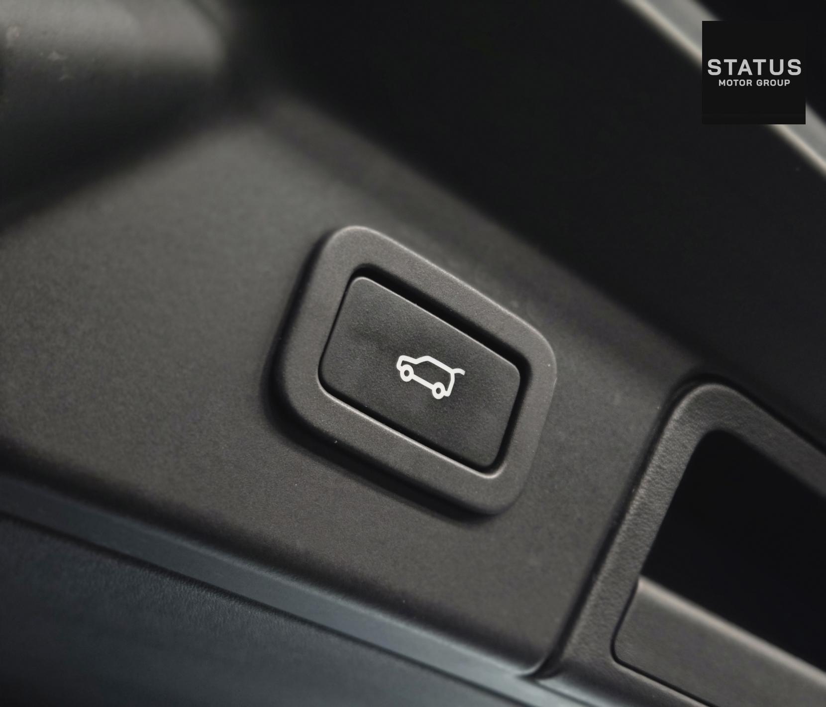 Land Rover Range Rover Velar 2.0 D240 S SUV 5dr Diesel Auto 4WD Euro 6 (s/s) (240 ps)