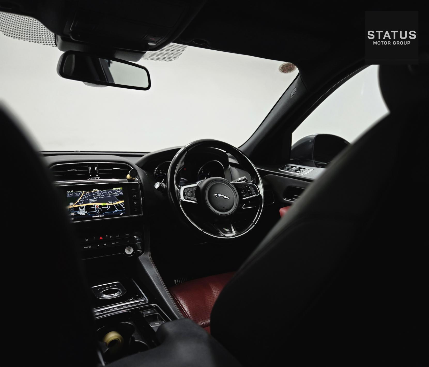 Jaguar F-PACE 2.0 D180 R-Sport SUV 5dr Diesel Auto AWD Euro 6 (s/s) (180 ps)