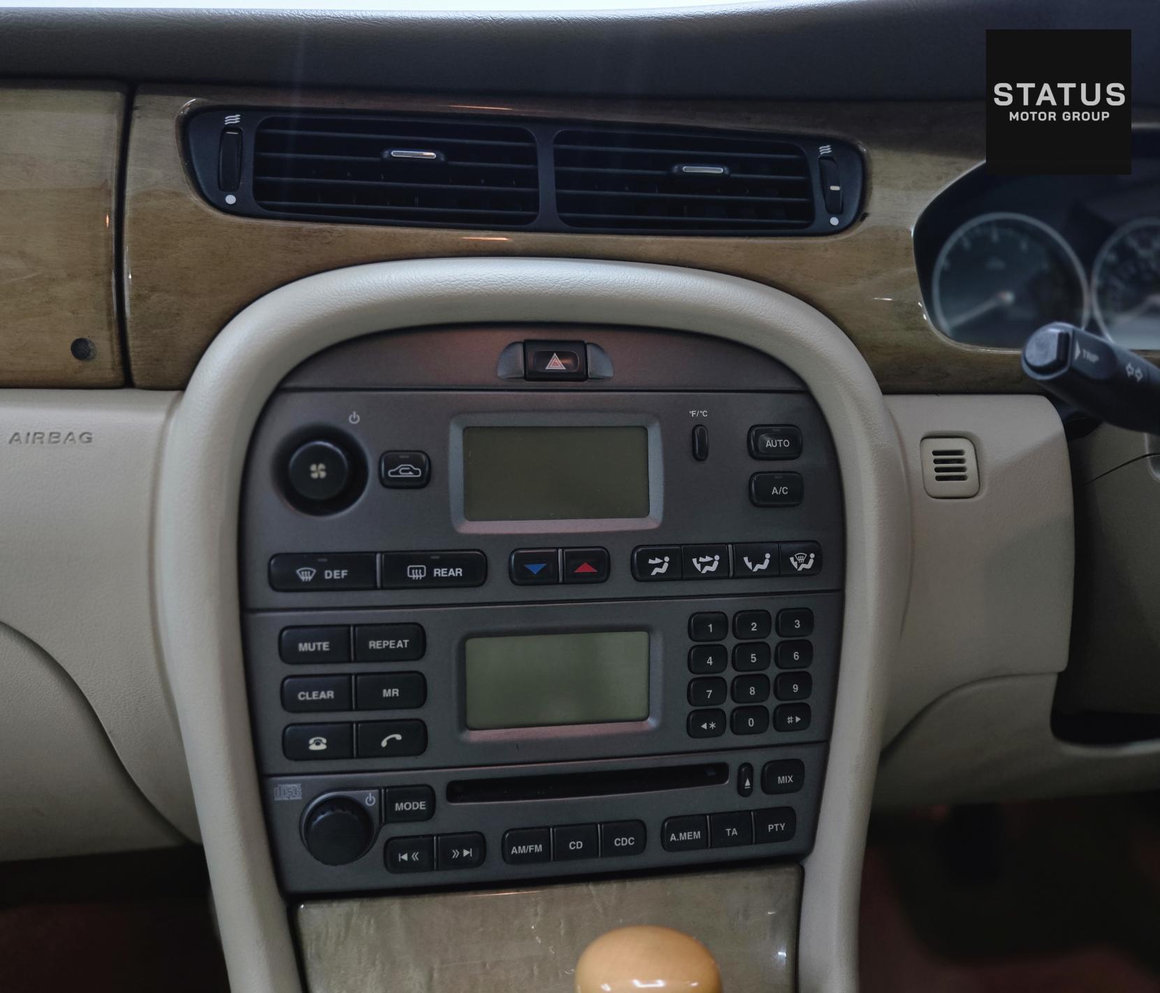 Jaguar X-Type 2.5 V6 SE Saloon 4dr Petrol Automatic (AWD) (244 g/km, 194 bhp)