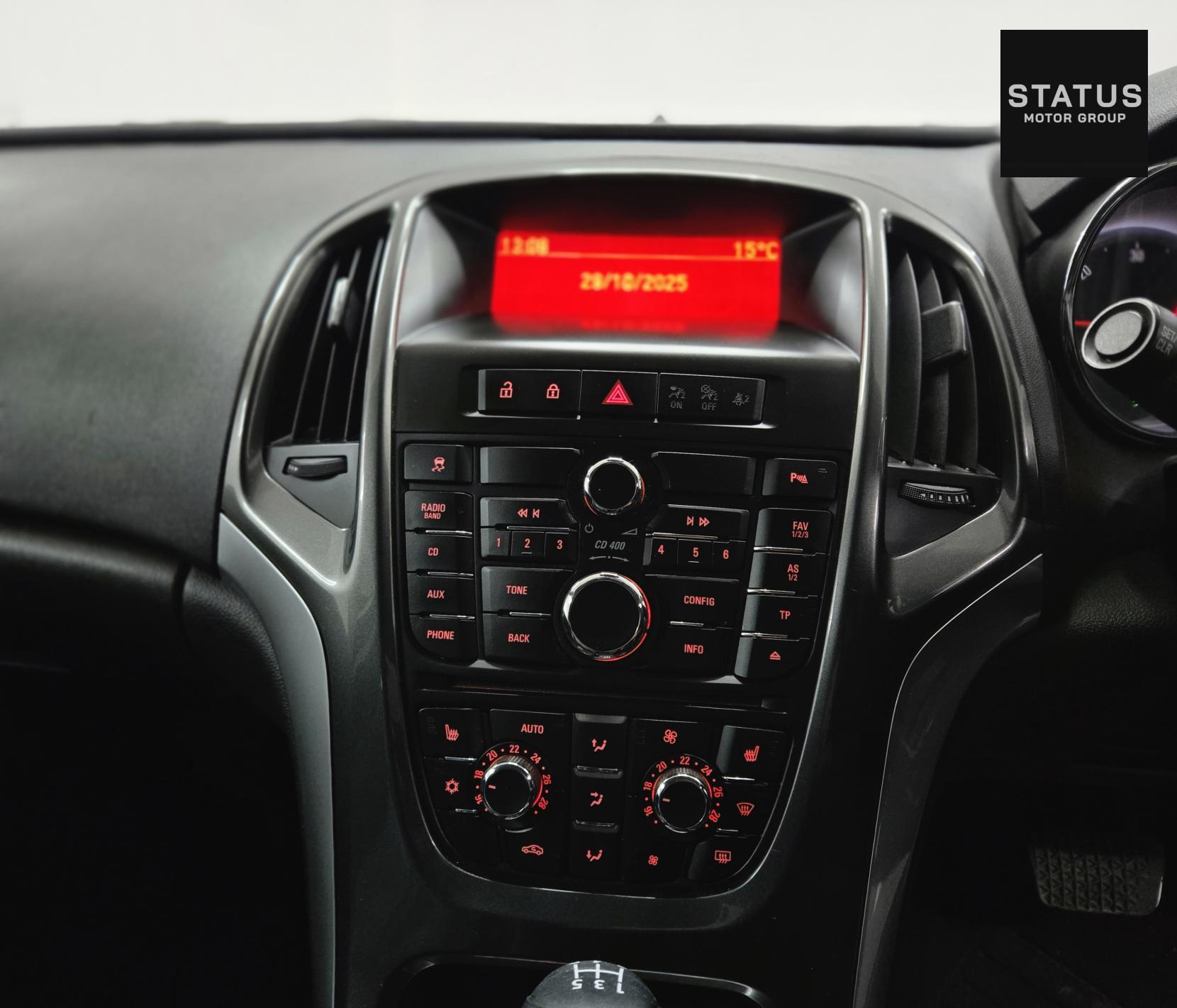 Vauxhall Astra 2.0 CDTi Elite Hatchback 5dr Diesel Auto Euro 5 (165 ps)