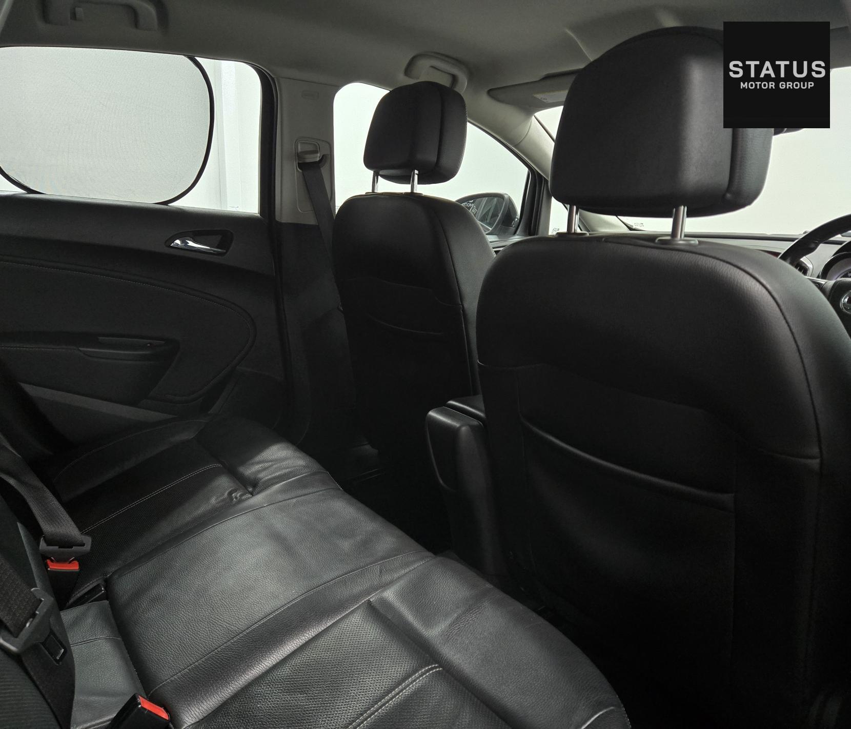 Vauxhall Astra 2.0 CDTi Elite Hatchback 5dr Diesel Auto Euro 5 (165 ps)