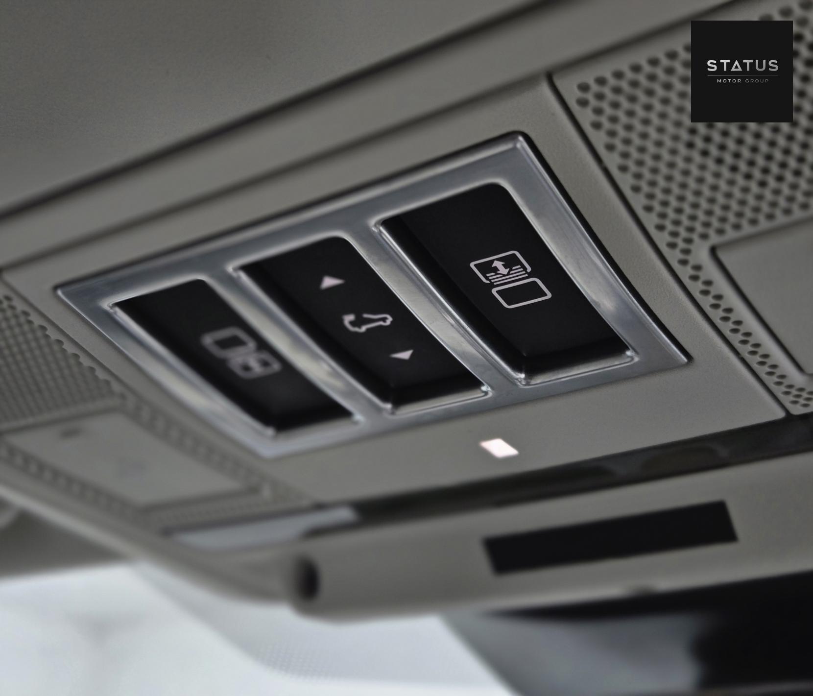 Land Rover Discovery 2.0 SD4 HSE SUV 5dr Diesel Auto 4WD Euro 6 (s/s) (240 ps)