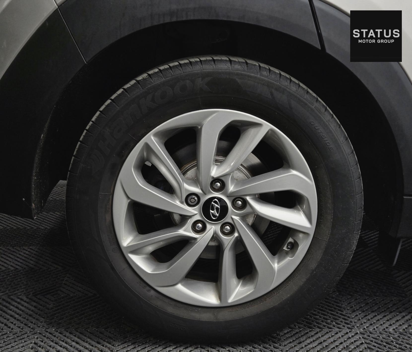 Hyundai TUCSON 2.0 CRDi SE Nav SUV 5dr Diesel Auto 4WD Euro 6 (185 ps)