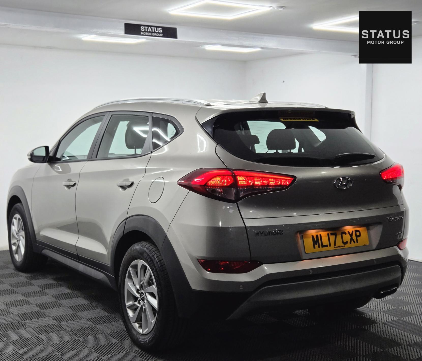 Hyundai TUCSON 2.0 CRDi SE Nav SUV 5dr Diesel Auto 4WD Euro 6 (185 ps)