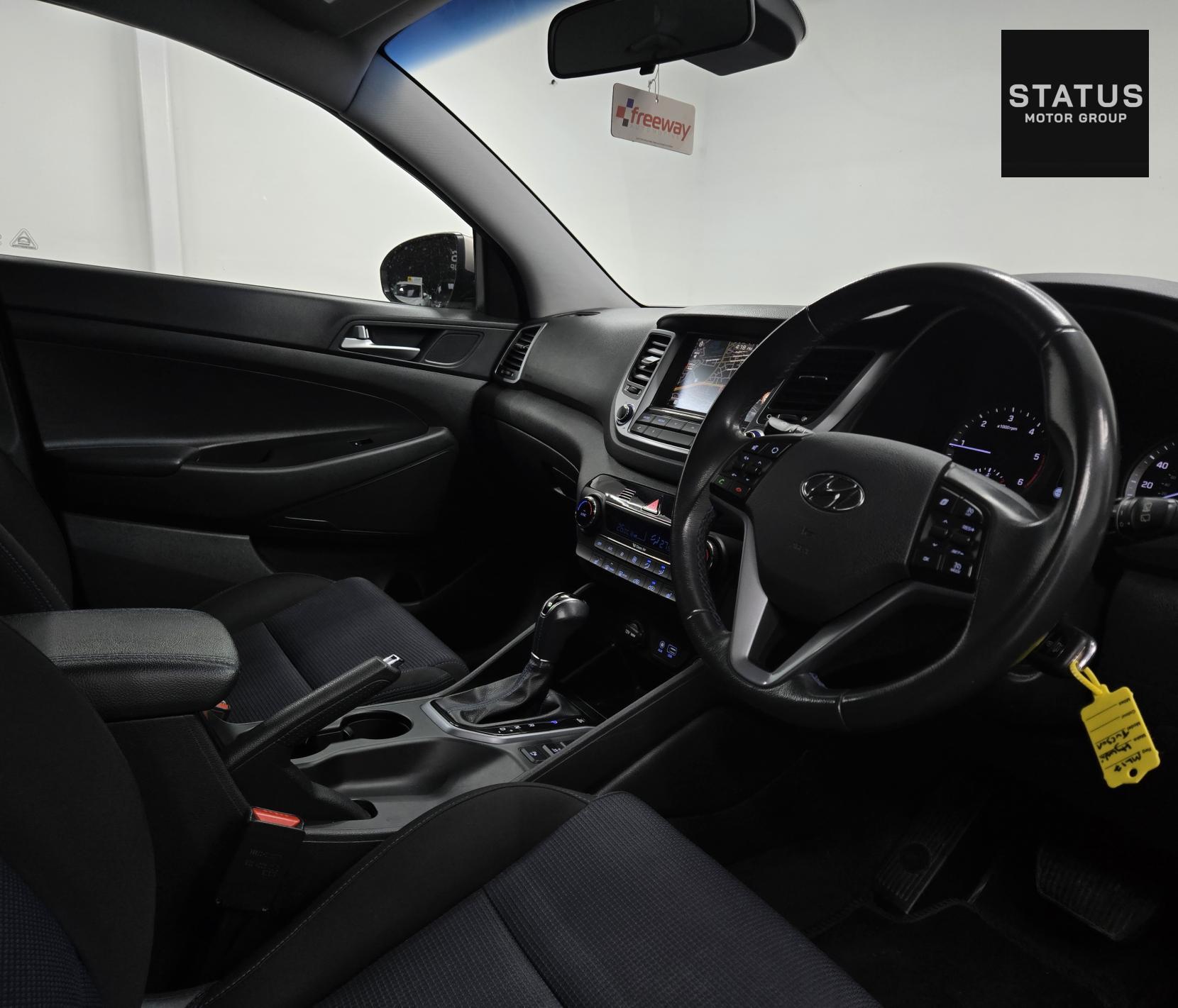 Hyundai TUCSON 2.0 CRDi SE Nav SUV 5dr Diesel Auto 4WD Euro 6 (185 ps)