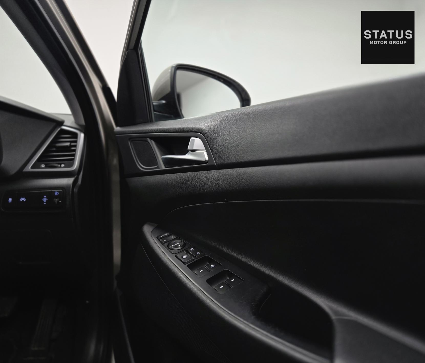 Hyundai TUCSON 2.0 CRDi SE Nav SUV 5dr Diesel Auto 4WD Euro 6 (185 ps)