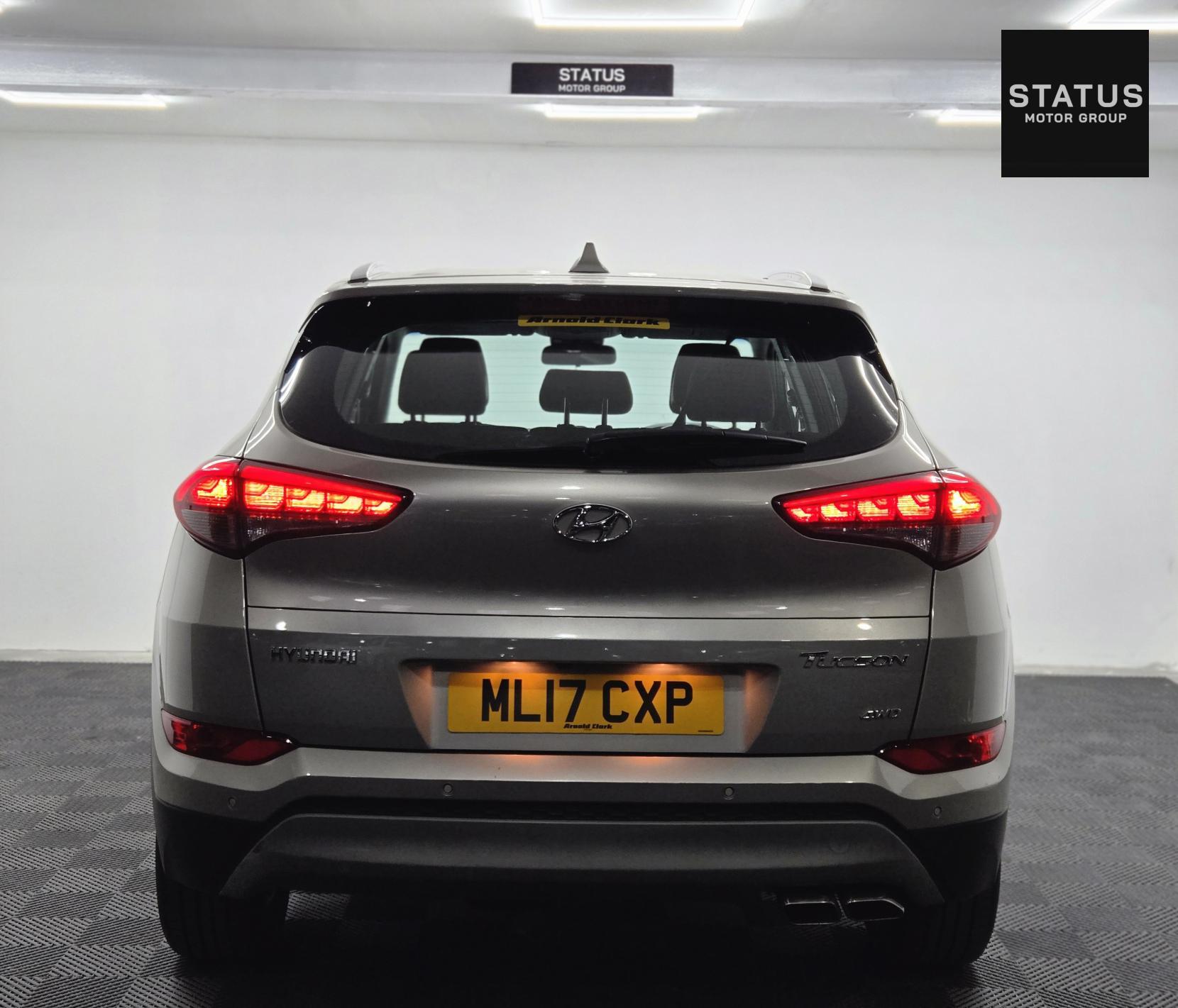 Hyundai TUCSON 2.0 CRDi SE Nav SUV 5dr Diesel Auto 4WD Euro 6 (185 ps)