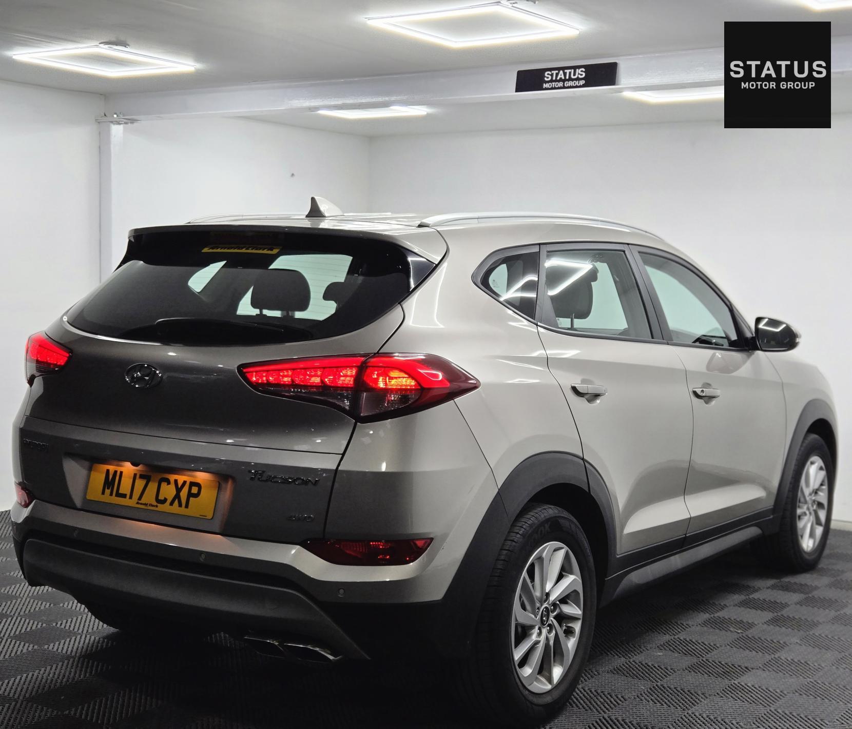 Hyundai TUCSON 2.0 CRDi SE Nav SUV 5dr Diesel Auto 4WD Euro 6 (185 ps)