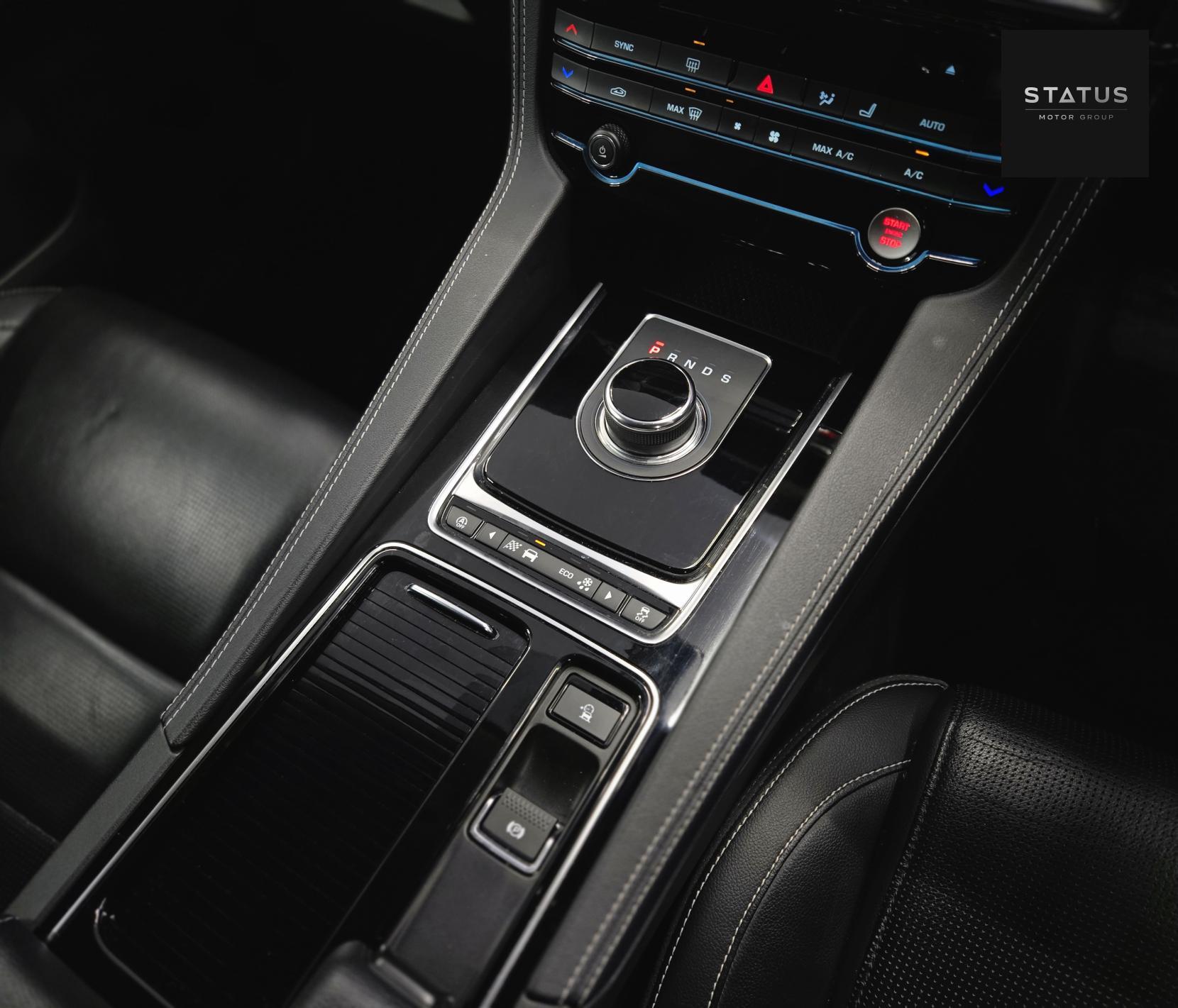 Jaguar F-PACE 2.0 D240 R-Sport SUV 5dr Diesel Auto AWD Euro 6 (s/s) (240 ps)