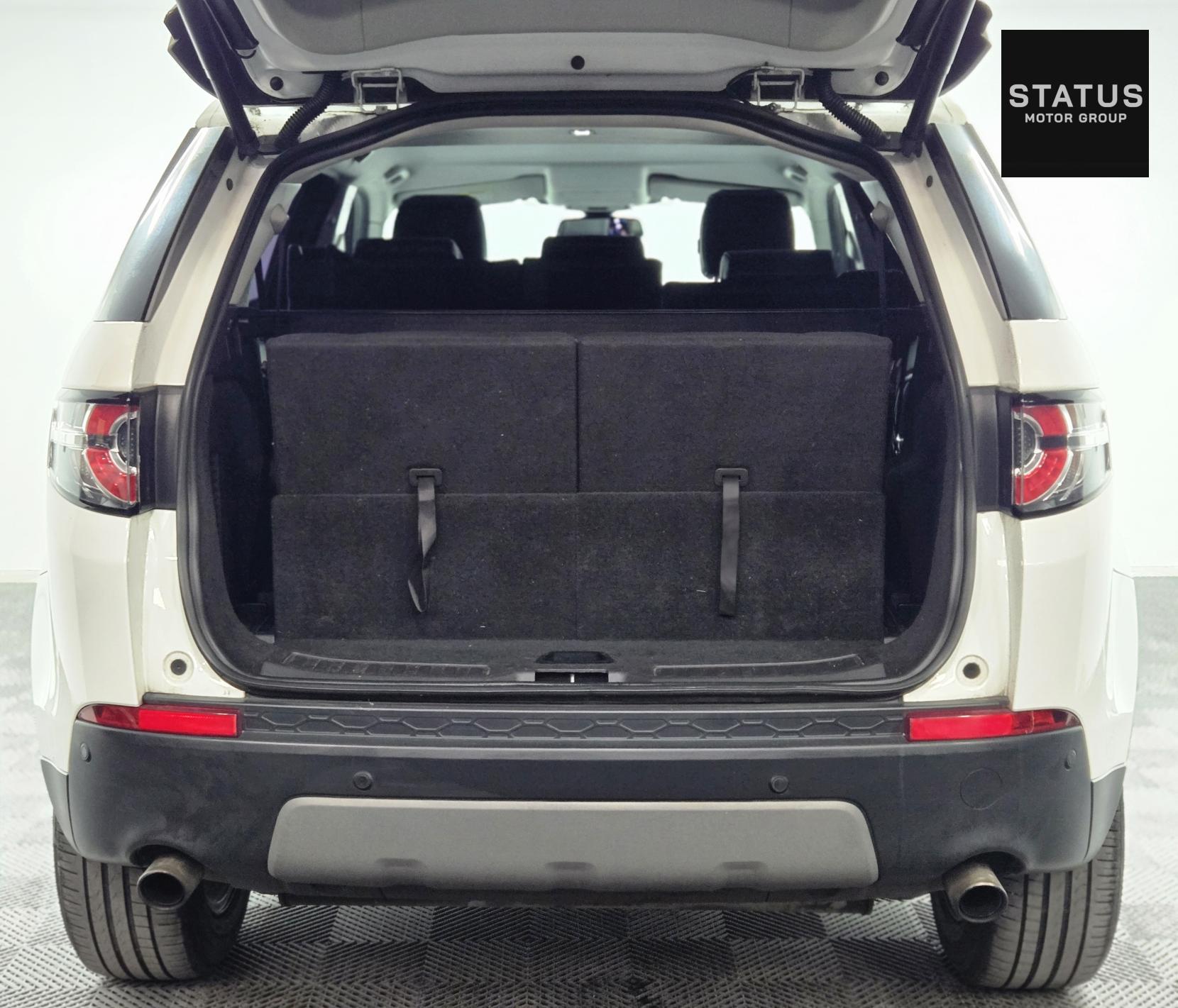 Land Rover Discovery Sport 2.0 TD4 SE Tech SUV 5dr Diesel Auto 4WD Euro 6 (s/s) (180 ps)