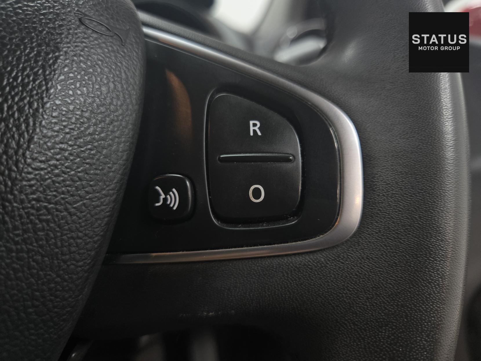 Renault Clio 0.9 TCe Iconic Hatchback 5dr Petrol Manual Euro 6 (s/s) (90 ps)