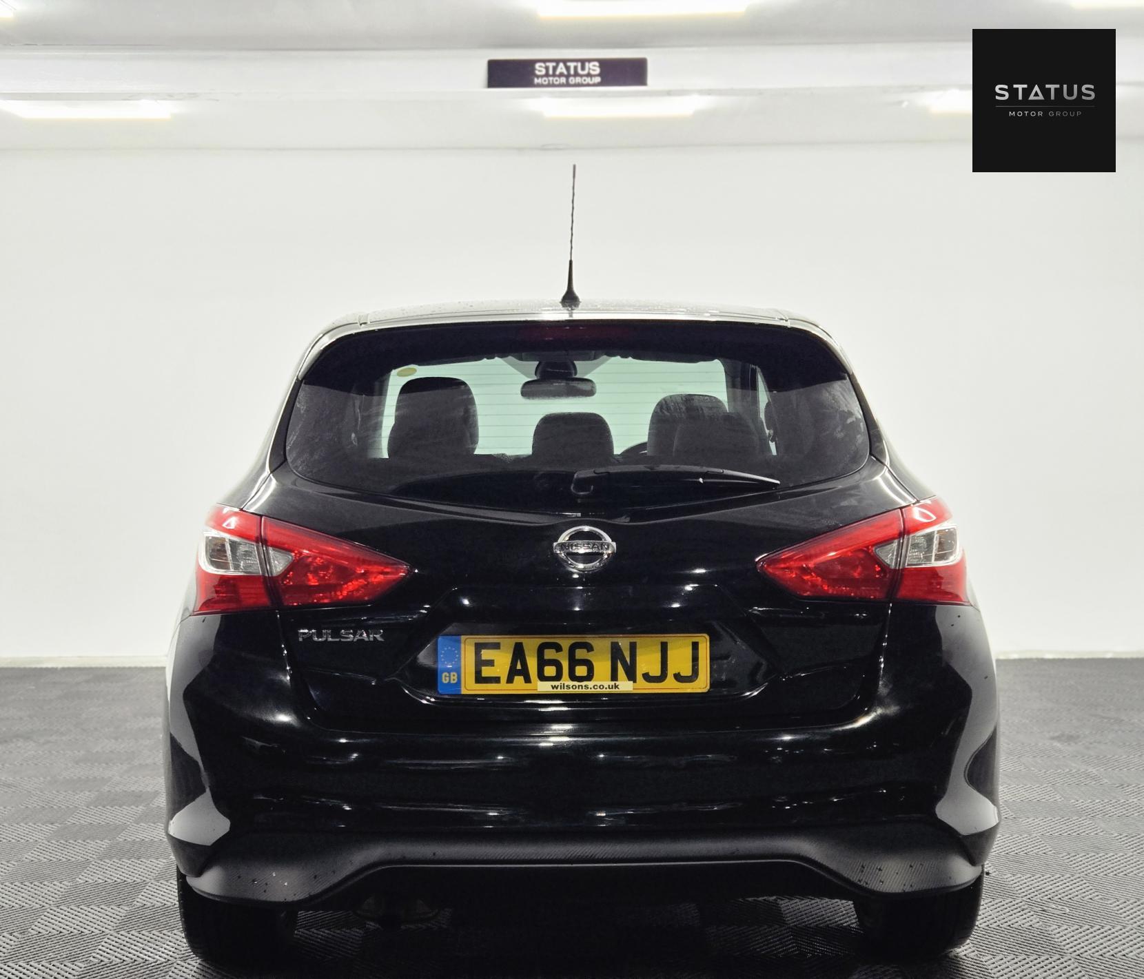 Nissan Pulsar 1.2 DIG-T N-Connecta Hatchback 5dr Petrol XTRON Euro 6 (s/s) (115 ps)