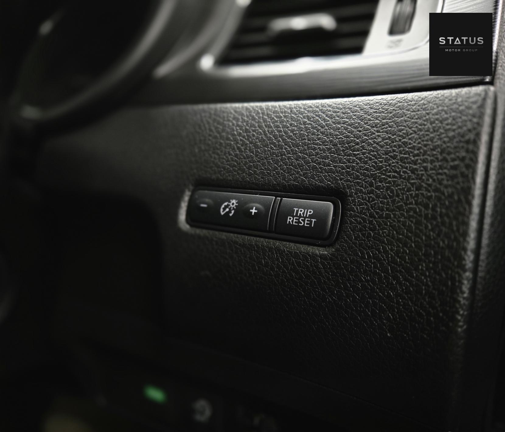 Nissan Pulsar 1.2 DIG-T N-Connecta Hatchback 5dr Petrol XTRON Euro 6 (s/s) (115 ps)