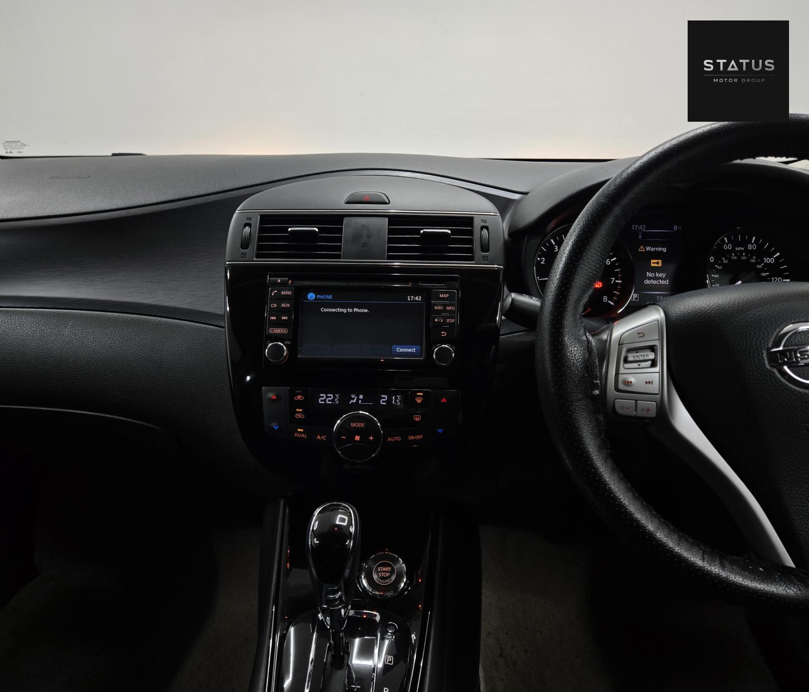 Nissan Pulsar 1.2 DIG-T N-Connecta Hatchback 5dr Petrol XTRON Euro 6 (s/s) (115 ps)