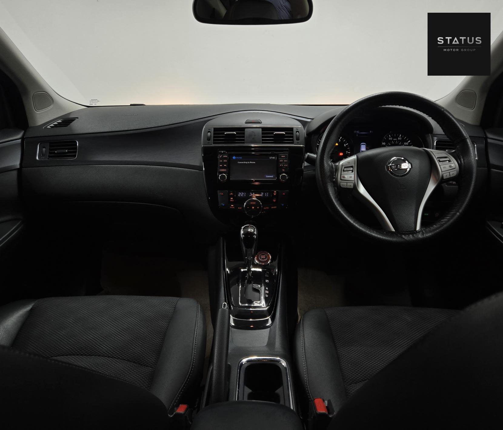 Nissan Pulsar 1.2 DIG-T N-Connecta Hatchback 5dr Petrol XTRON Euro 6 (s/s) (115 ps)