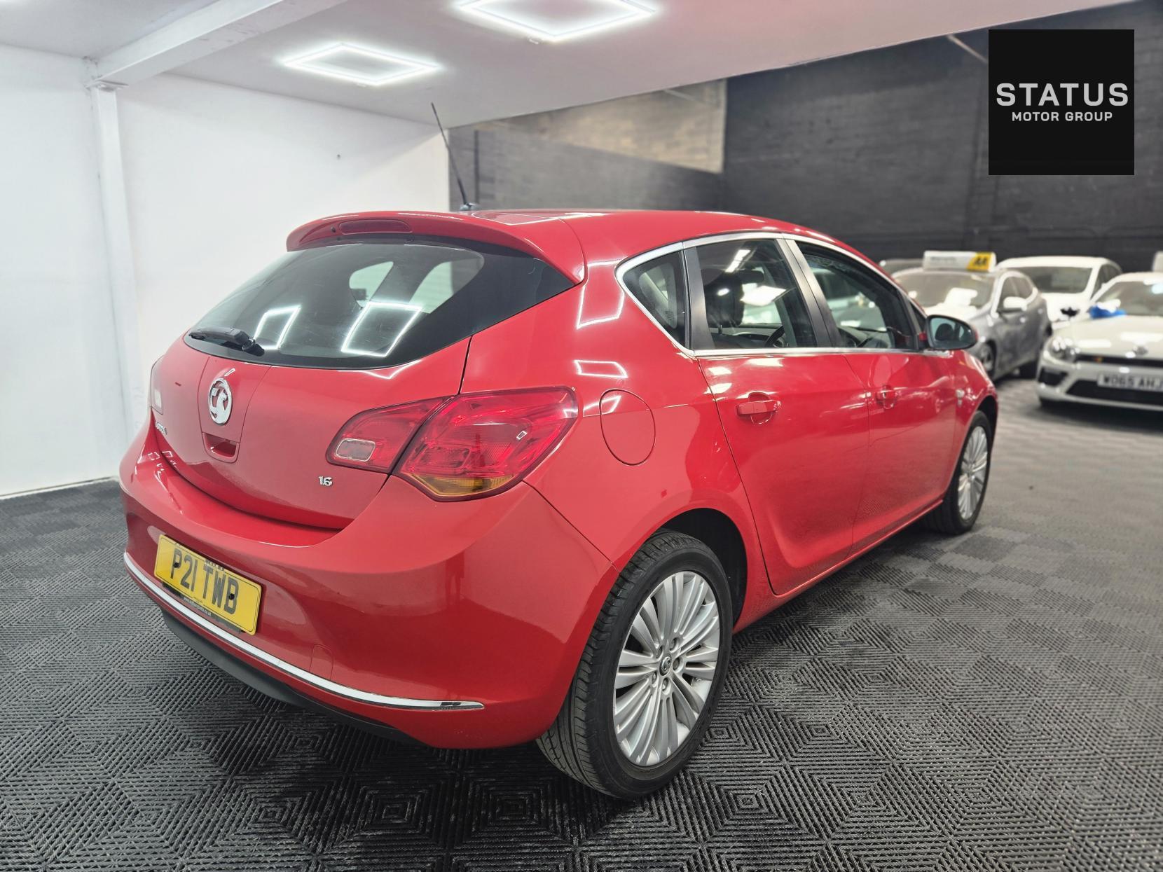 Vauxhall Astra 1.6 16v Excite Hatchback 5dr Petrol Manual Euro 5 (115 ps)