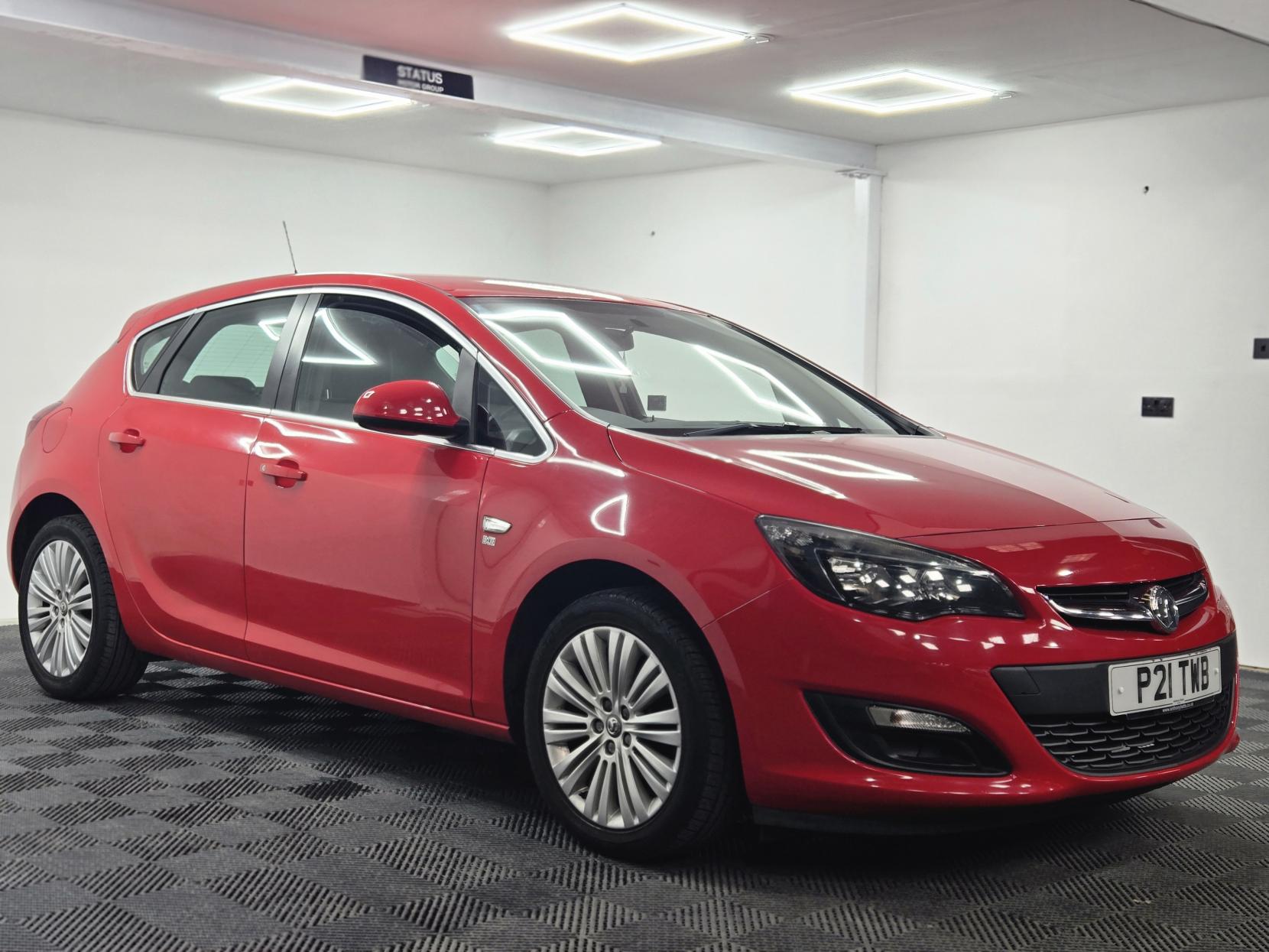 Vauxhall Astra 1.6 16v Excite Hatchback 5dr Petrol Manual Euro 5 (115 ps)