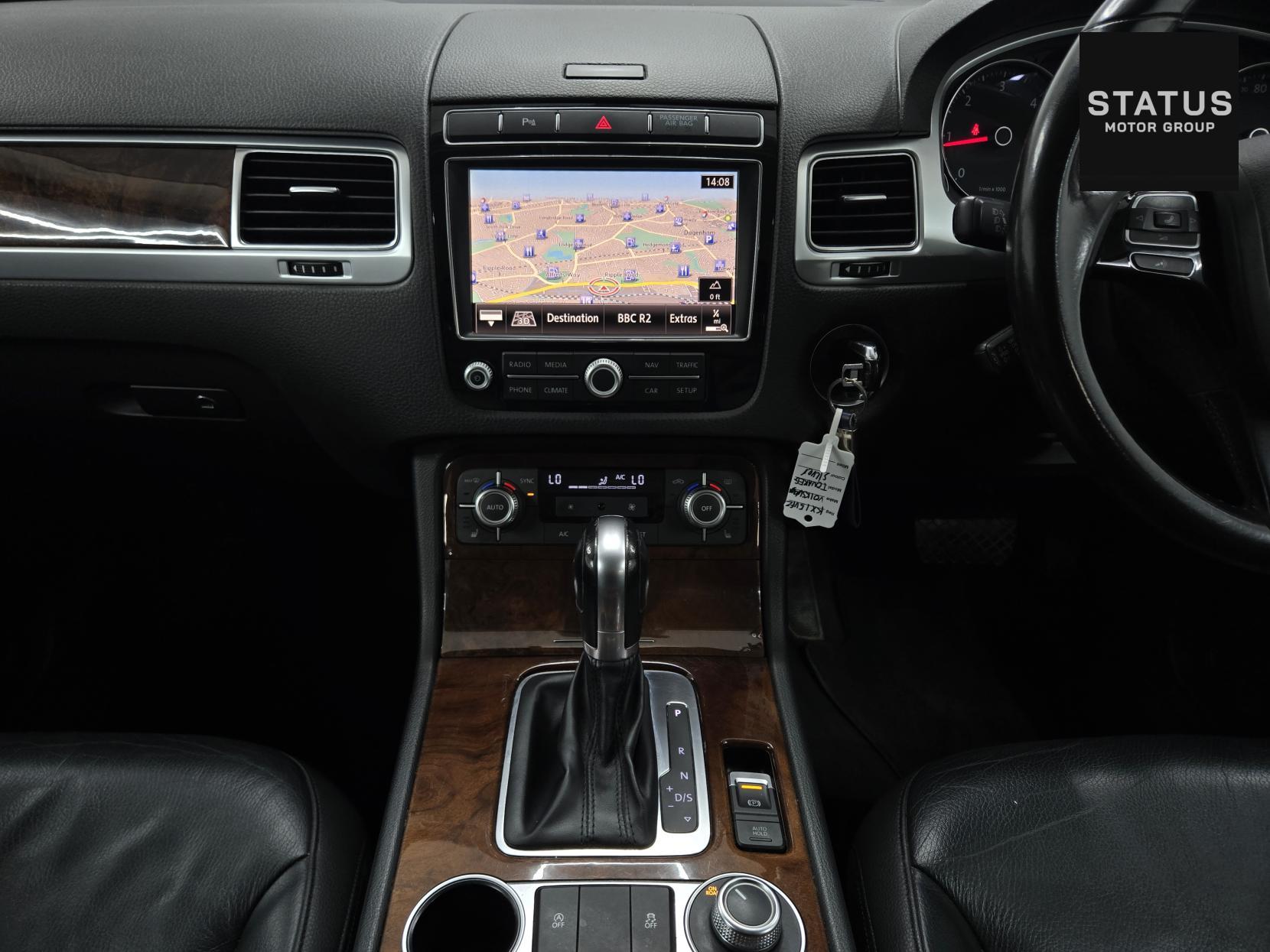 Volkswagen Touareg 3.0 TDI V6 BlueMotion Tech SE SUV 5dr Diesel Tiptronic 4WD Euro 6 (s/s) (204 ps)