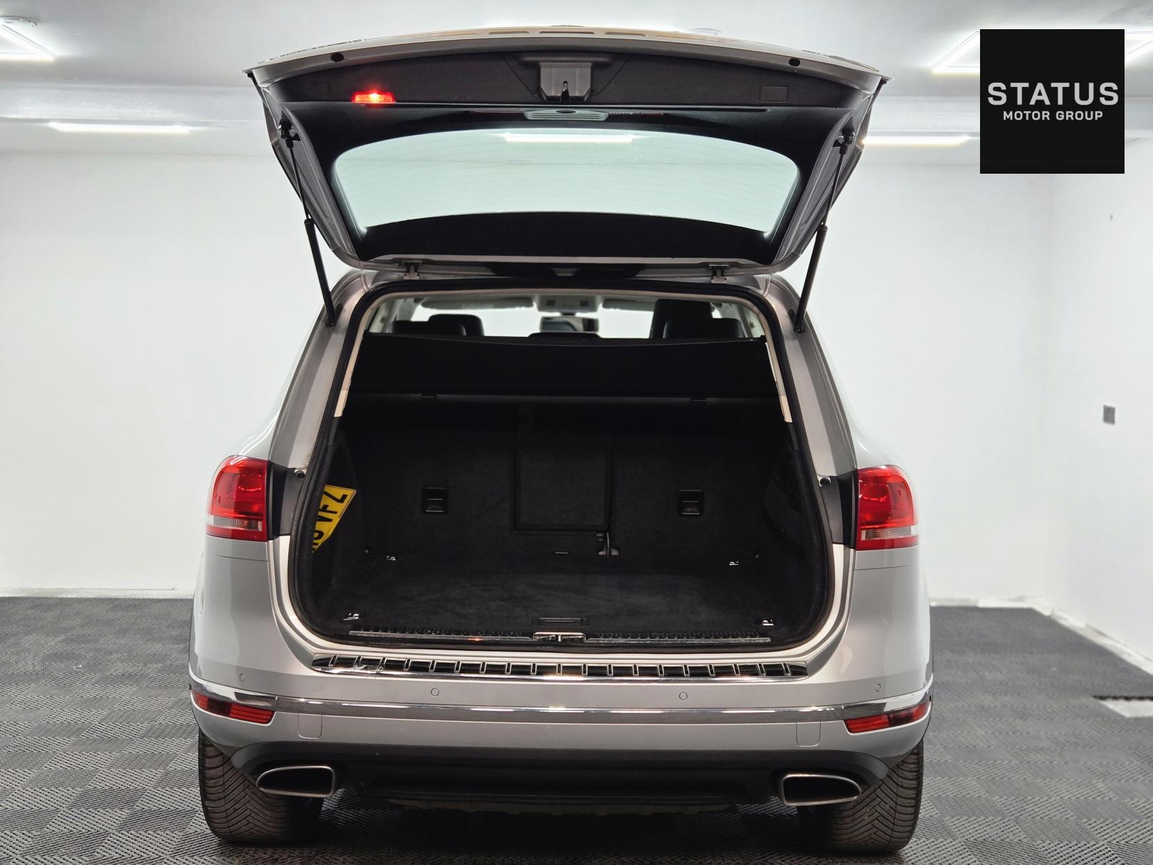 Volkswagen Touareg 3.0 TDI V6 BlueMotion Tech SE SUV 5dr Diesel Tiptronic 4WD Euro 6 (s/s) (204 ps)
