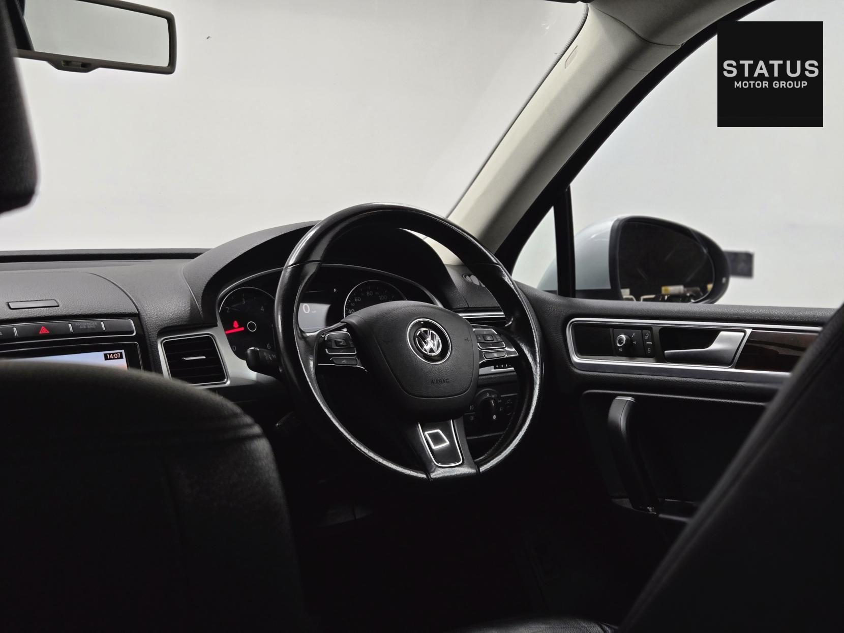 Volkswagen Touareg 3.0 TDI V6 BlueMotion Tech SE SUV 5dr Diesel Tiptronic 4WD Euro 6 (s/s) (204 ps)
