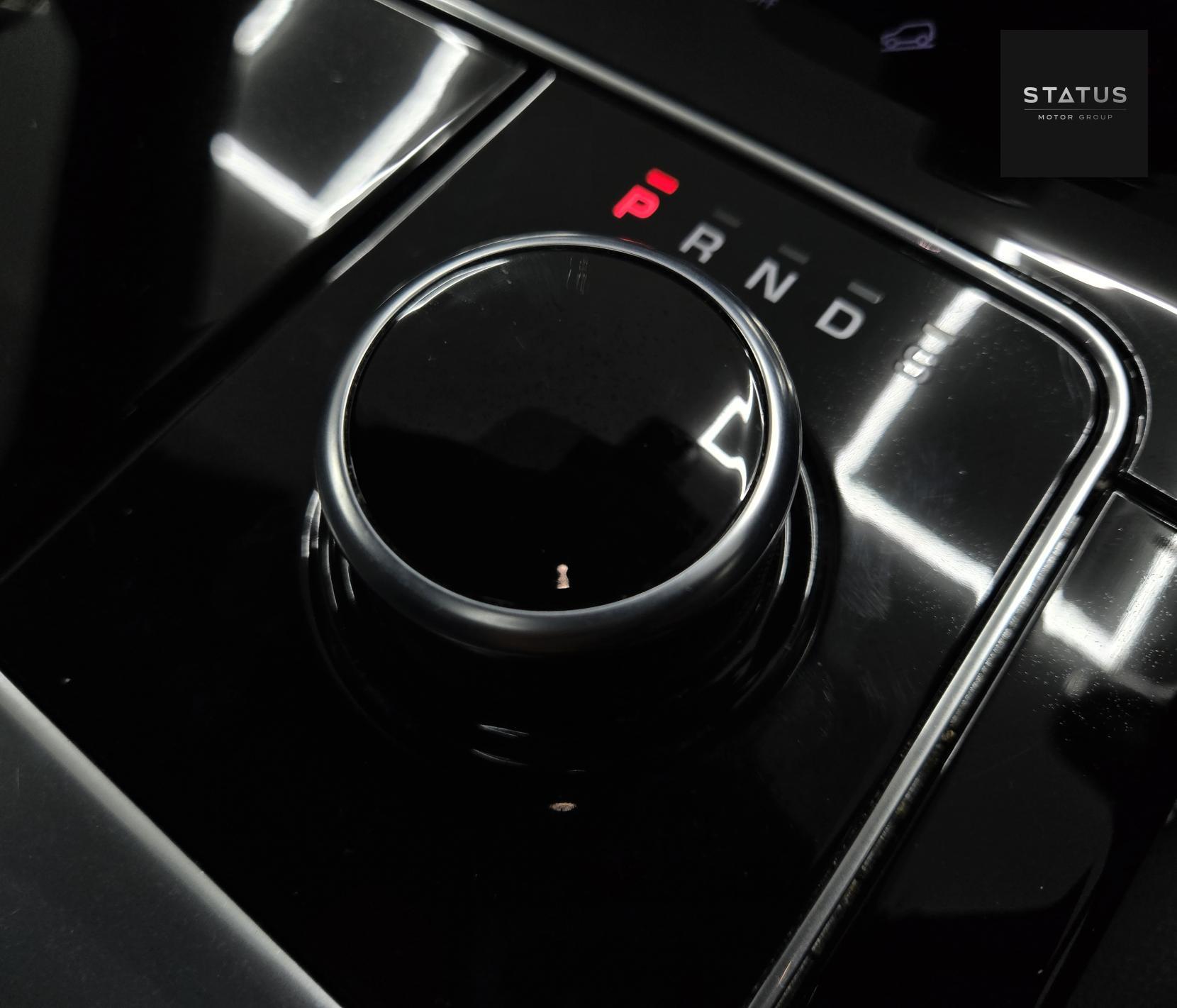 Land Rover Range Rover Velar 2.0 D180 R-Dynamic SE SUV 5dr Diesel Auto 4WD Euro 6 (s/s) (180 ps)