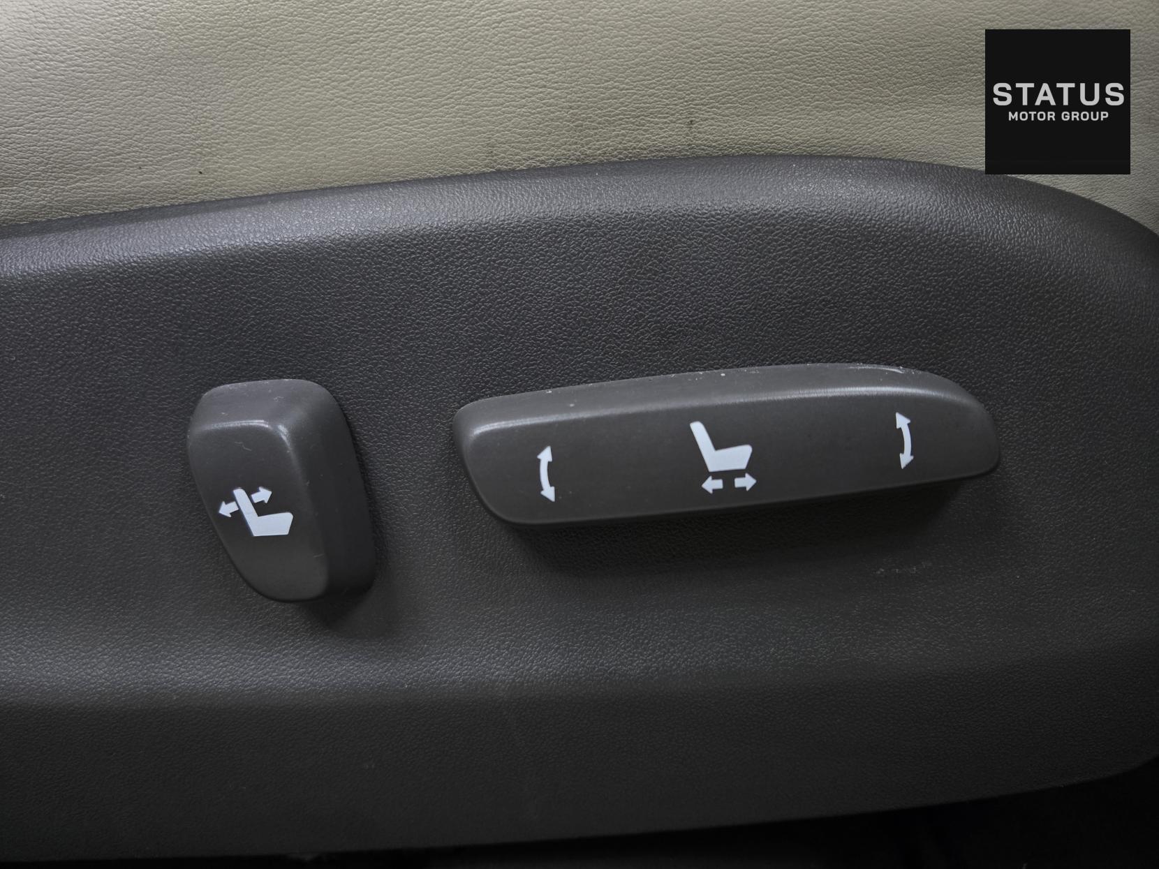 Lexus IS 2.5 250 V6 Advance Saloon 4dr Petrol Auto Euro 5 (208 ps)