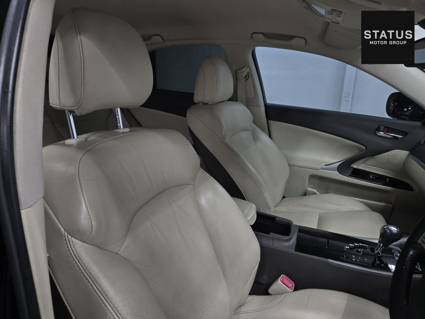 Lexus IS 2.5 250 V6 Advance Saloon 4dr Petrol Auto Euro 5 (208 ps)