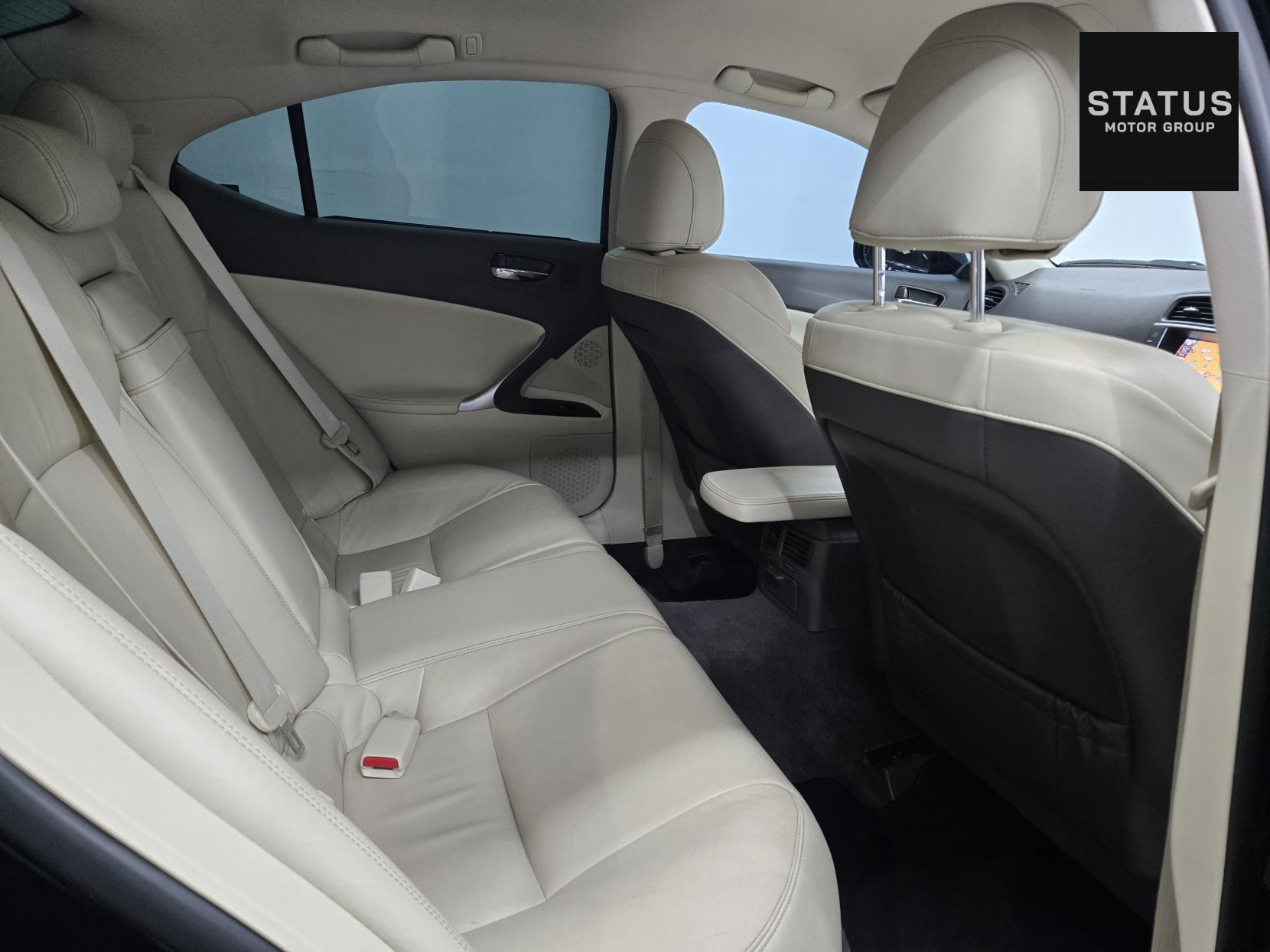 Lexus IS 2.5 250 V6 Advance Saloon 4dr Petrol Auto Euro 5 (208 ps)