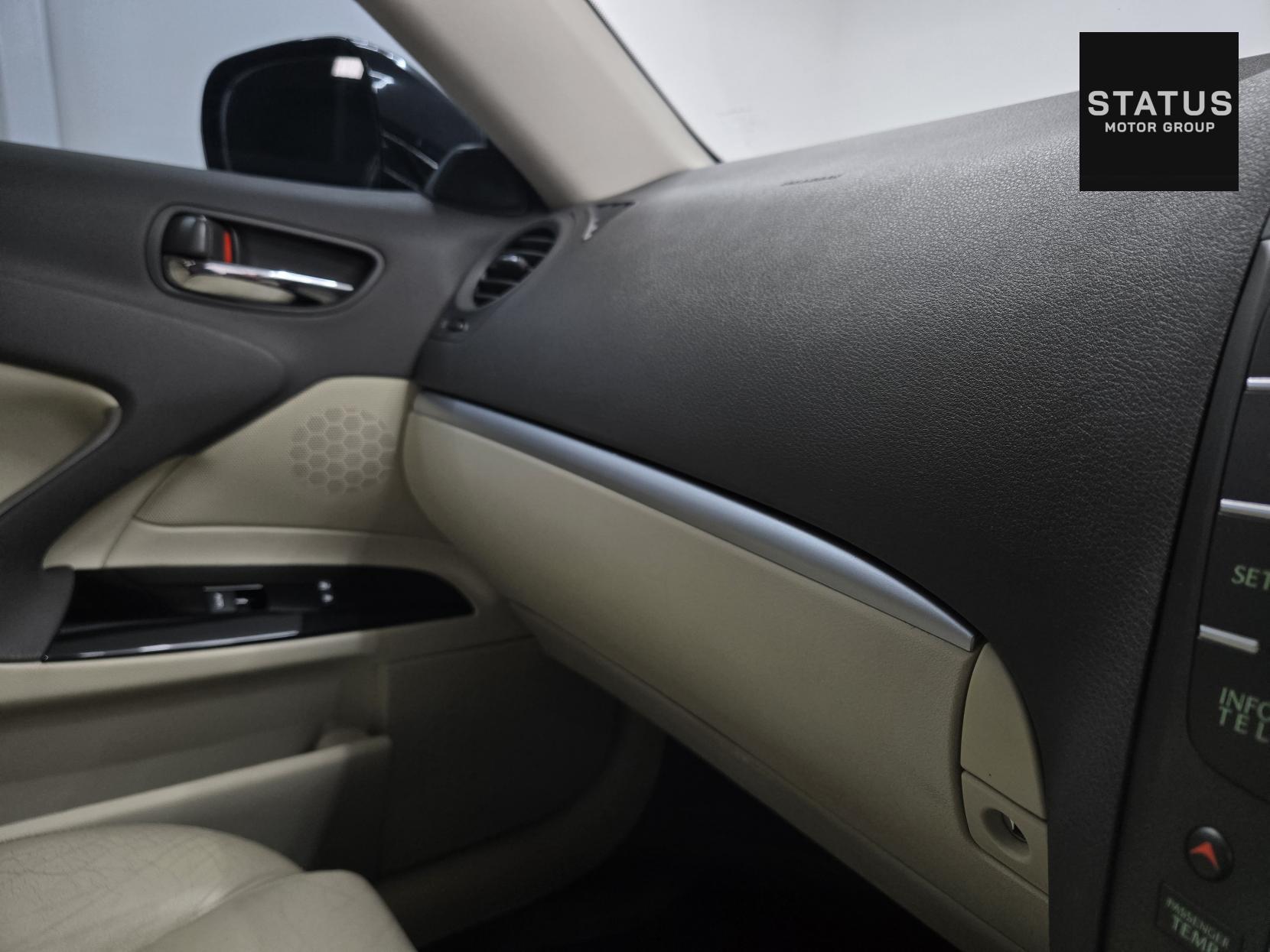 Lexus IS 2.5 250 V6 Advance Saloon 4dr Petrol Auto Euro 5 (208 ps)
